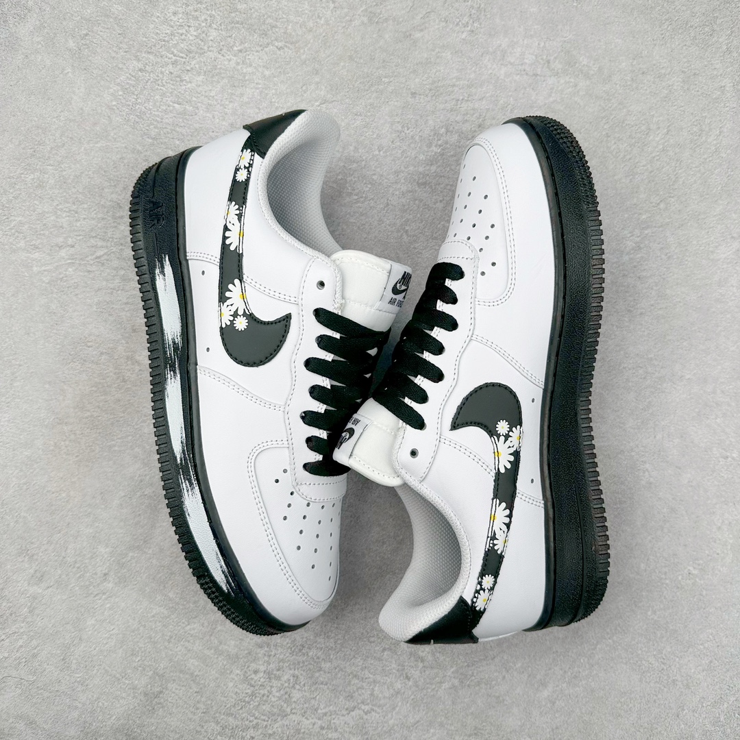 图片[3]-NK Air Force 1´07 Low 空军一号低帮百搭休闲运动板鞋 CW2288-111 柔软、弹性十足的缓震性能和出色的中底设计 横跨复古与现代的外型结合 造就出风靡全球 三十多年的Force 1 直到今天还深受青睐 尺码：36 36.5 37.5 38 38.5 39 40 40.5 41 42 42.5 43 44 44.5 45-选品中心