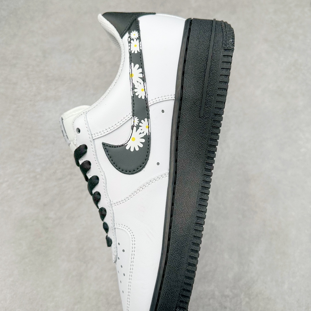 图片[7]-NK Air Force 1´07 Low 空军一号低帮百搭休闲运动板鞋 CW2288-111 柔软、弹性十足的缓震性能和出色的中底设计 横跨复古与现代的外型结合 造就出风靡全球 三十多年的Force 1 直到今天还深受青睐 尺码：36 36.5 37.5 38 38.5 39 40 40.5 41 42 42.5 43 44 44.5 45-选品中心