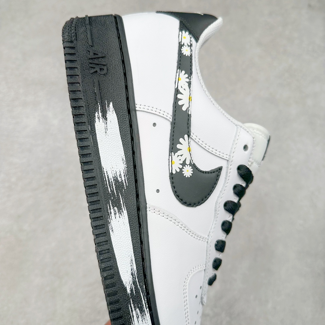 图片[6]-NK Air Force 1´07 Low 空军一号低帮百搭休闲运动板鞋 CW2288-111 柔软、弹性十足的缓震性能和出色的中底设计 横跨复古与现代的外型结合 造就出风靡全球 三十多年的Force 1 直到今天还深受青睐 尺码：36 36.5 37.5 38 38.5 39 40 40.5 41 42 42.5 43 44 44.5 45-选品中心