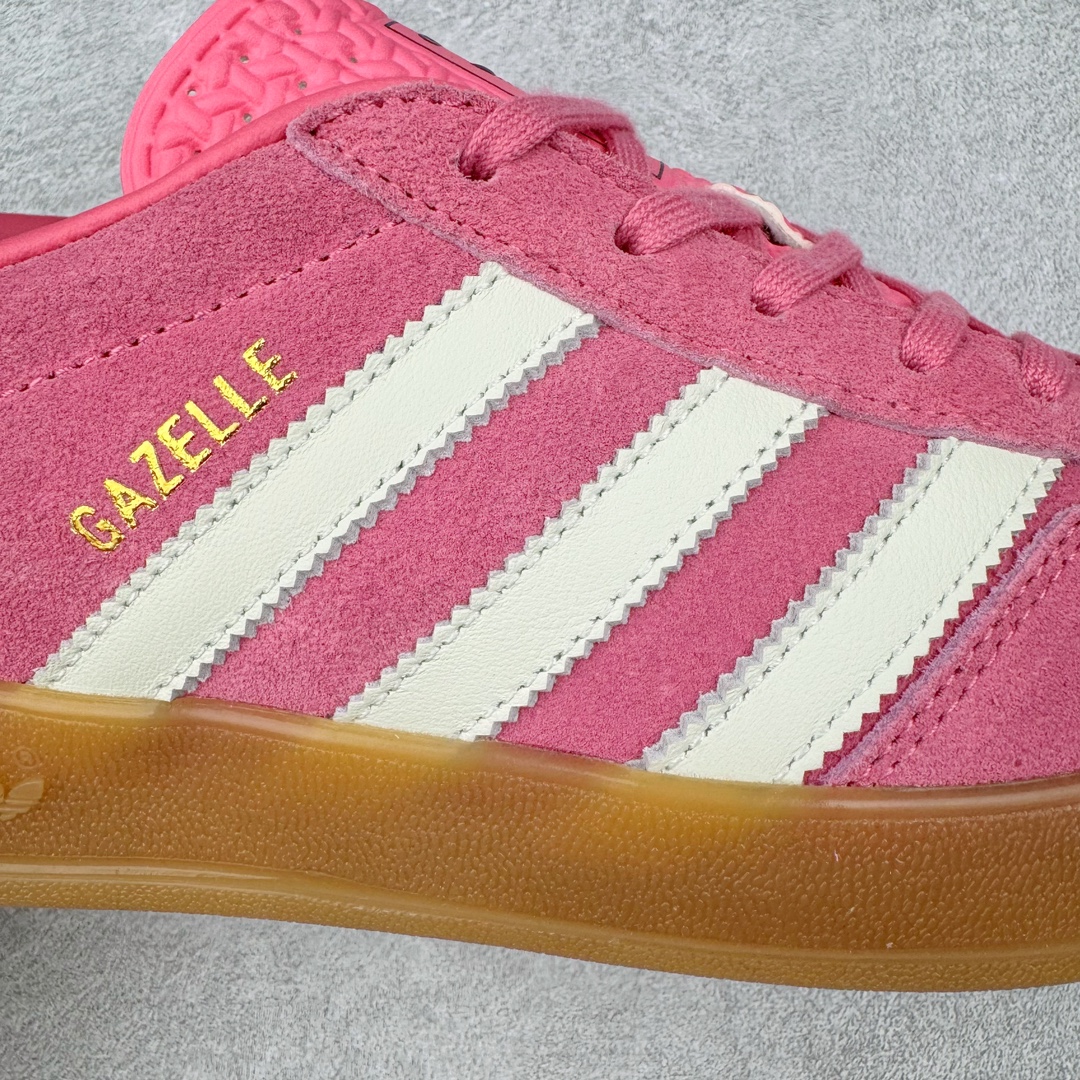 图片[18]-＃S2纯原 AD Original Gazelle Indoor Trainers 瞪羚室内鞋系列低帮复古百搭休闲运动德训风板鞋 JI2014 高端零售特供批次 原厂定制长毛翻毛皮组合环保纤维革鞋面材质 内置环保海玻璃鞋垫 外置RB橡胶大底 产品品控稳定性领先行业 原厂全套原楦原纸板冲刀磨具开发 原厂皮料加持 原厂港宝加持定型后跟R度完美 将复古进行到底 简约流畅 三十年不变经典 这款Gazelle运动鞋 无论面料、配色、质感或设计 都只在重现其1991年原款的经典 皮革鞋面 撞色三条纹和鞋跟标的设计 力求呈现90年代的经典复古风潮 Samba火热的同时 也带动了其它的复古鞋型 Gazelle便是其中一只 Gazelle Indoor拥有包边更宽的T字型鞋头 更好的保护运动员的前掌 浓浓的复古氛围感 非常适合现在流行的Cleanfit风格 尺码：36 36.5 37.5 38 38.5 39 40 40.5 41 42 42.5 43 44 44.5 45 46-选品中心