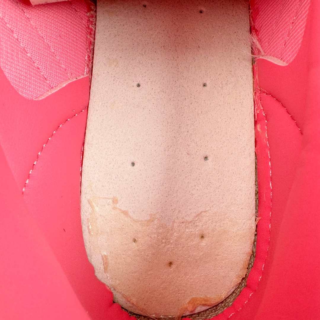 图片[10]-＃S2纯原 AD Original Gazelle Indoor Trainers 瞪羚室内鞋系列低帮复古百搭休闲运动德训风板鞋 JI2014 高端零售特供批次 原厂定制长毛翻毛皮组合环保纤维革鞋面材质 内置环保海玻璃鞋垫 外置RB橡胶大底 产品品控稳定性领先行业 原厂全套原楦原纸板冲刀磨具开发 原厂皮料加持 原厂港宝加持定型后跟R度完美 将复古进行到底 简约流畅 三十年不变经典 这款Gazelle运动鞋 无论面料、配色、质感或设计 都只在重现其1991年原款的经典 皮革鞋面 撞色三条纹和鞋跟标的设计 力求呈现90年代的经典复古风潮 Samba火热的同时 也带动了其它的复古鞋型 Gazelle便是其中一只 Gazelle Indoor拥有包边更宽的T字型鞋头 更好的保护运动员的前掌 浓浓的复古氛围感 非常适合现在流行的Cleanfit风格 尺码：36 36.5 37.5 38 38.5 39 40 40.5 41 42 42.5 43 44 44.5 45 46-选品中心