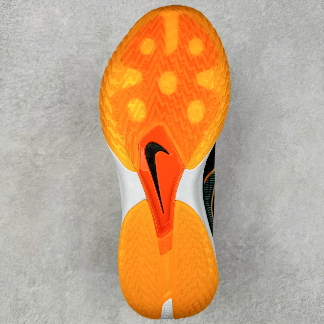 图片[9]-＃灭世/Max NK Air Zoom G.T.Cut 3 EP 实战系列篮球鞋 DV2918-001 全新GT Cut 3.0 全掌搭载了 ZoomX 泡棉 使得整双鞋在缓震表现上可谓相当优秀 拥有着顶级科技配置的同时 颜值设计也非常可观 整体鞋型仍然保留了前低后高的设计 G.T. Cut 传统的突进极速突破的感觉 鞋头麂皮材质和 NK Flywire 飞线工艺 相对来说包裹感更好了 必备的TPU 支撑片 两侧 Swoosh 的透气孔设计 起到散热透气的作用 鞋舌采用类似跑鞋的半开叉式设计 搭配鞋带既可以提升包裹感 又降低了运动中鞋舌乱跑的可能性 鞋子内里填充相当厚实 避免掉跟 尺码：39 40 40.5 41 42 42.5 43 44 44.5 45 46-选品中心