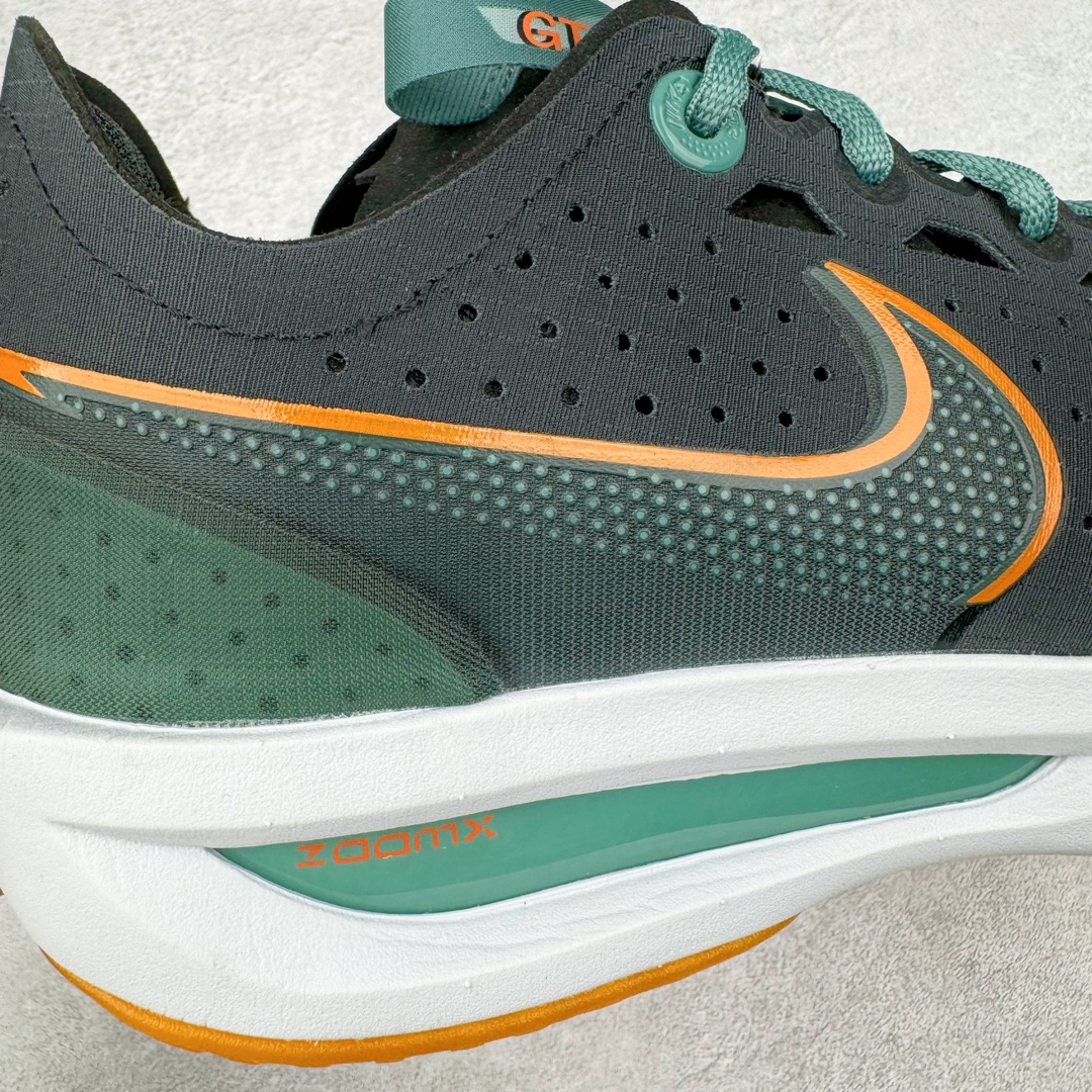 图片[17]-＃灭世/Max NK Air Zoom G.T.Cut 3 EP 实战系列篮球鞋 DV2918-001 全新GT Cut 3.0 全掌搭载了 ZoomX 泡棉 使得整双鞋在缓震表现上可谓相当优秀 拥有着顶级科技配置的同时 颜值设计也非常可观 整体鞋型仍然保留了前低后高的设计 G.T. Cut 传统的突进极速突破的感觉 鞋头麂皮材质和 NK Flywire 飞线工艺 相对来说包裹感更好了 必备的TPU 支撑片 两侧 Swoosh 的透气孔设计 起到散热透气的作用 鞋舌采用类似跑鞋的半开叉式设计 搭配鞋带既可以提升包裹感 又降低了运动中鞋舌乱跑的可能性 鞋子内里填充相当厚实 避免掉跟 尺码：39 40 40.5 41 42 42.5 43 44 44.5 45 46-选品中心