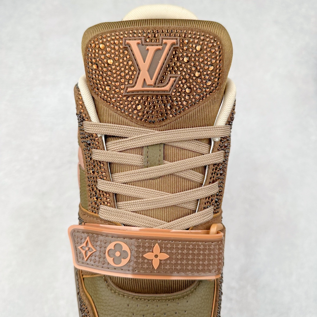 图片[5]-＃K纯原 Louis Vuitton Trainer lv时装走秀运动鞋 市场所有版本中综合最强的货品 GD实力大厂出品 全网最全配色更新最快 最成熟的做工稳定的品控 完美鞋型超高的清洁度 零毛边线头瑕疵 全套原楦原纸版原鞋开模 全网最具灵魂的版型 正确原装黄色鞋盒 正确中底印花 鞋面印花3D高频深度立体 全鞋电脑针车 紧密相连 针距密度一致 环保乳胶注塑鞋垫 厚度脚感还原原版 皮面裁剪部位 统一油边封口工艺 原装橡胶大底含胶量大底组合零偏差 专柜全套包装 防尘袋 说明书 质保卡 男女鞋 尺码：35 36 37 38 39 40 41 42 43 44 45-选品中心