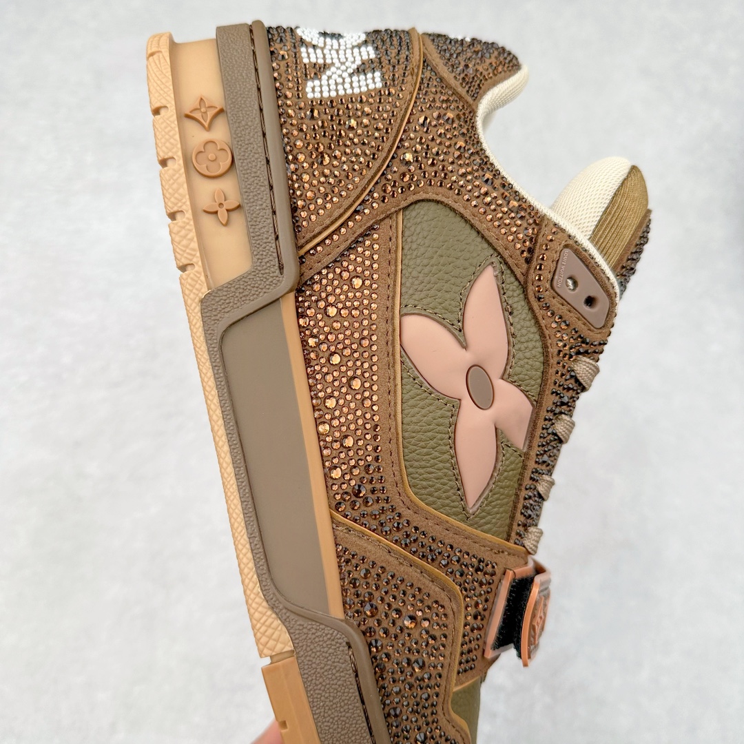 图片[6]-＃K纯原 Louis Vuitton Trainer lv时装走秀运动鞋 市场所有版本中综合最强的货品 GD实力大厂出品 全网最全配色更新最快 最成熟的做工稳定的品控 完美鞋型超高的清洁度 零毛边线头瑕疵 全套原楦原纸版原鞋开模 全网最具灵魂的版型 正确原装黄色鞋盒 正确中底印花 鞋面印花3D高频深度立体 全鞋电脑针车 紧密相连 针距密度一致 环保乳胶注塑鞋垫 厚度脚感还原原版 皮面裁剪部位 统一油边封口工艺 原装橡胶大底含胶量大底组合零偏差 专柜全套包装 防尘袋 说明书 质保卡 男女鞋 尺码：35 36 37 38 39 40 41 42 43 44 45-选品中心