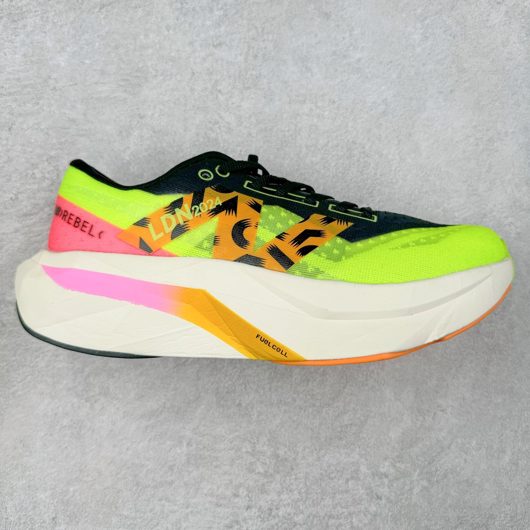 NEW BALANCE Rebel FuelCell Rebel V4 SuperComp Elite 精英版内置碳板 舒适时尚织物减震耐磨低帮马拉松轻量化跑步鞋 NB新百伦于 2019 年夏天首次发布了 Rebel 在制鞋业仍在向强调能量回报的弹力泡沫转变的时候 Rebel 确实是一个叛逆者 快进到 2024 年 Rebel v4 承诺通过重新配制的中底化合物和更高的堆叠高度提供更轻、更有弹性的跑步体验 就像New Balance SC Elite v4一样 Rebel v4 提供了完全重新设计的中底化合物 最新的混合物将 New Balance 专有的 FuelCell 泡沫（TPU 和 EVA 的混合物）与 PEBA 泡沫相结合 带来更弹跳的跑步体验 PEBA是一种超轻 高性能的泡沫 通常出现在镀碳超级鞋中 New Balance Rebel v4、ASICS Novablast 4和Brooks Hyperion Max都是精力充沛的无电镀运动鞋 在速度锻炼和快节奏中大放异彩 这三款鞋都依靠它们的中底泡沫和轻微的摇杆形状来创造一种向前滚动的感觉 而且虽然这些鞋子在堆叠高度和重量方面各不相同 但它们提供了相似的软硬比例 有足够的流行力来加快步伐 尺码：36 37 37.5 38 38.5 39.5 40 40.5 41.5 42 42.5 43 44 45-选品中心