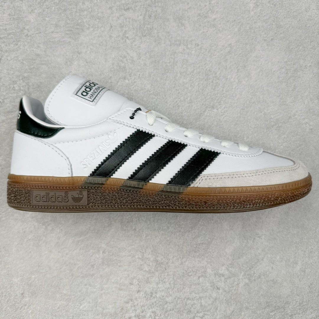 图片[7]-＃X版 AD Originals Handball SPZL 手球运动员系列百搭休闲运动板鞋 这款来自阿迪达斯的这款HANDBALL SPZL前身是一双手球运动鞋，这一次拿来复刻，所以鞋面的主要色彩选用了黑色， 鞋面外侧除了Spezial字母之外还有三叶草标志。Handball SPZL作为复古手球训练鞋与作为室内足球鞋的Samba有着异曲同工之处，但是质感更为出众的鞋身以及丰富的配色选择比起Samba来讲可以说是更胜一筹了！尺码：36 36⅔ 37⅓ 38 38⅔ 39⅓ 40 40⅔ 41⅓ 42 42⅔ 43⅓ 44 45-选品中心