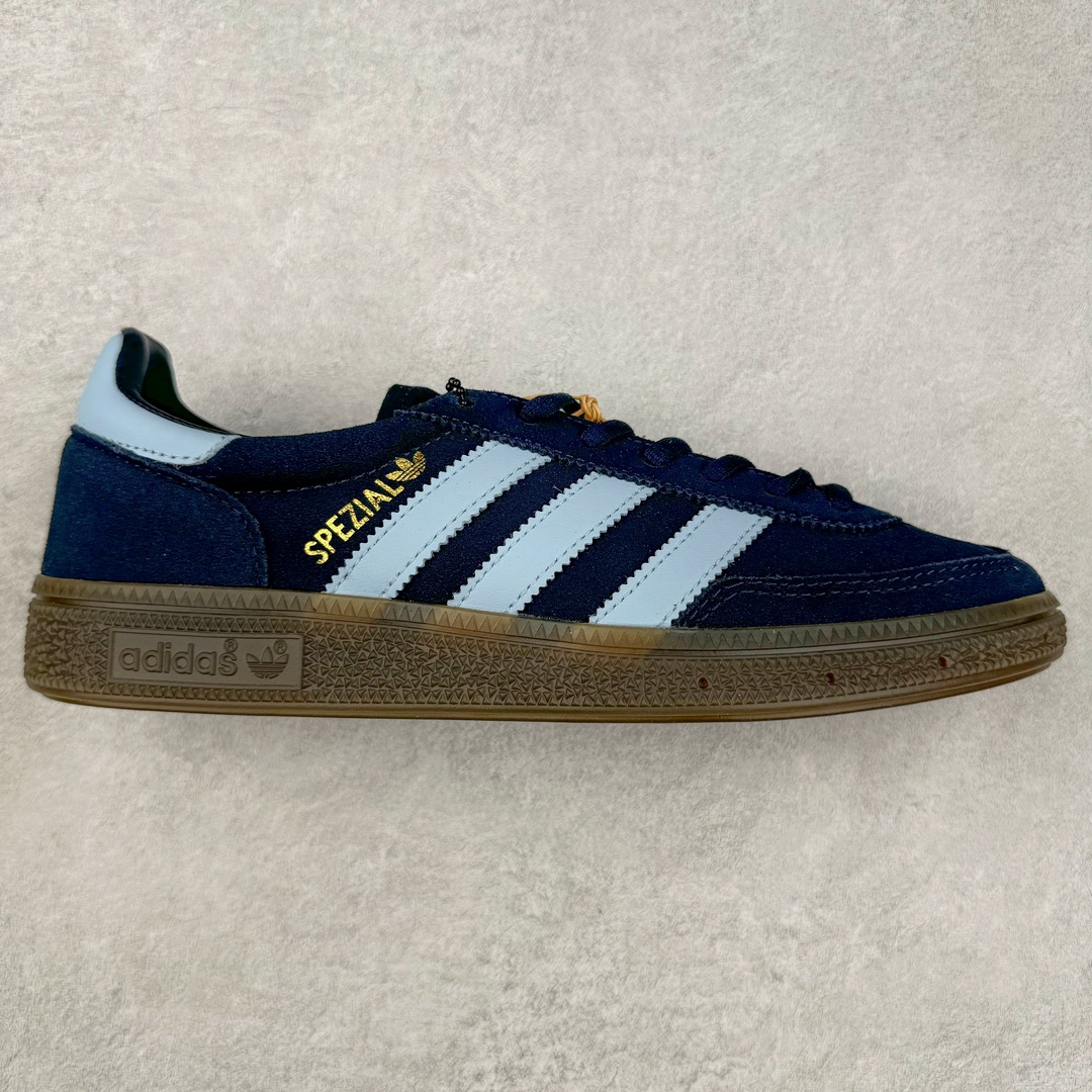 图片[8]-＃X版 AD Originals Handball SPZL 手球运动员系列百搭休闲运动板鞋 这款来自阿迪达斯的这款HANDBALL SPZL前身是一双手球运动鞋，这一次拿来复刻，所以鞋面的主要色彩选用了黑色， 鞋面外侧除了Spezial字母之外还有三叶草标志。Handball SPZL作为复古手球训练鞋与作为室内足球鞋的Samba有着异曲同工之处，但是质感更为出众的鞋身以及丰富的配色选择比起Samba来讲可以说是更胜一筹了！尺码：36 36⅔ 37⅓ 38 38⅔ 39⅓ 40 40⅔ 41⅓ 42 42⅔ 43⅓ 44 45-选品中心