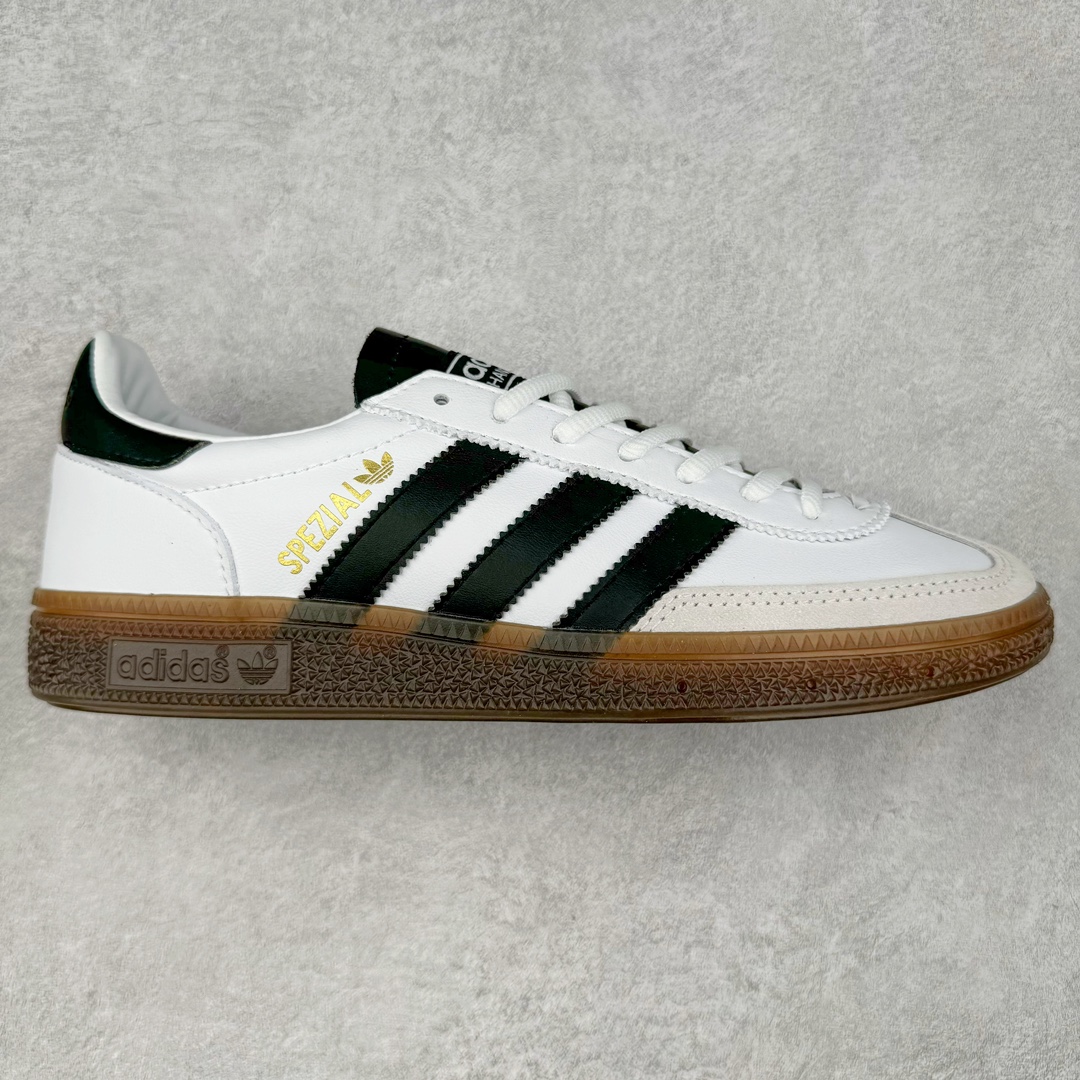 图片[2]-＃X版 AD Originals Handball SPZL 手球运动员系列百搭休闲运动板鞋 这款来自阿迪达斯的这款HANDBALL SPZL前身是一双手球运动鞋，这一次拿来复刻，所以鞋面的主要色彩选用了黑色， 鞋面外侧除了Spezial字母之外还有三叶草标志。Handball SPZL作为复古手球训练鞋与作为室内足球鞋的Samba有着异曲同工之处，但是质感更为出众的鞋身以及丰富的配色选择比起Samba来讲可以说是更胜一筹了！尺码：36 36⅔ 37⅓ 38 38⅔ 39⅓ 40 40⅔ 41⅓ 42 42⅔ 43⅓ 44 45-选品中心