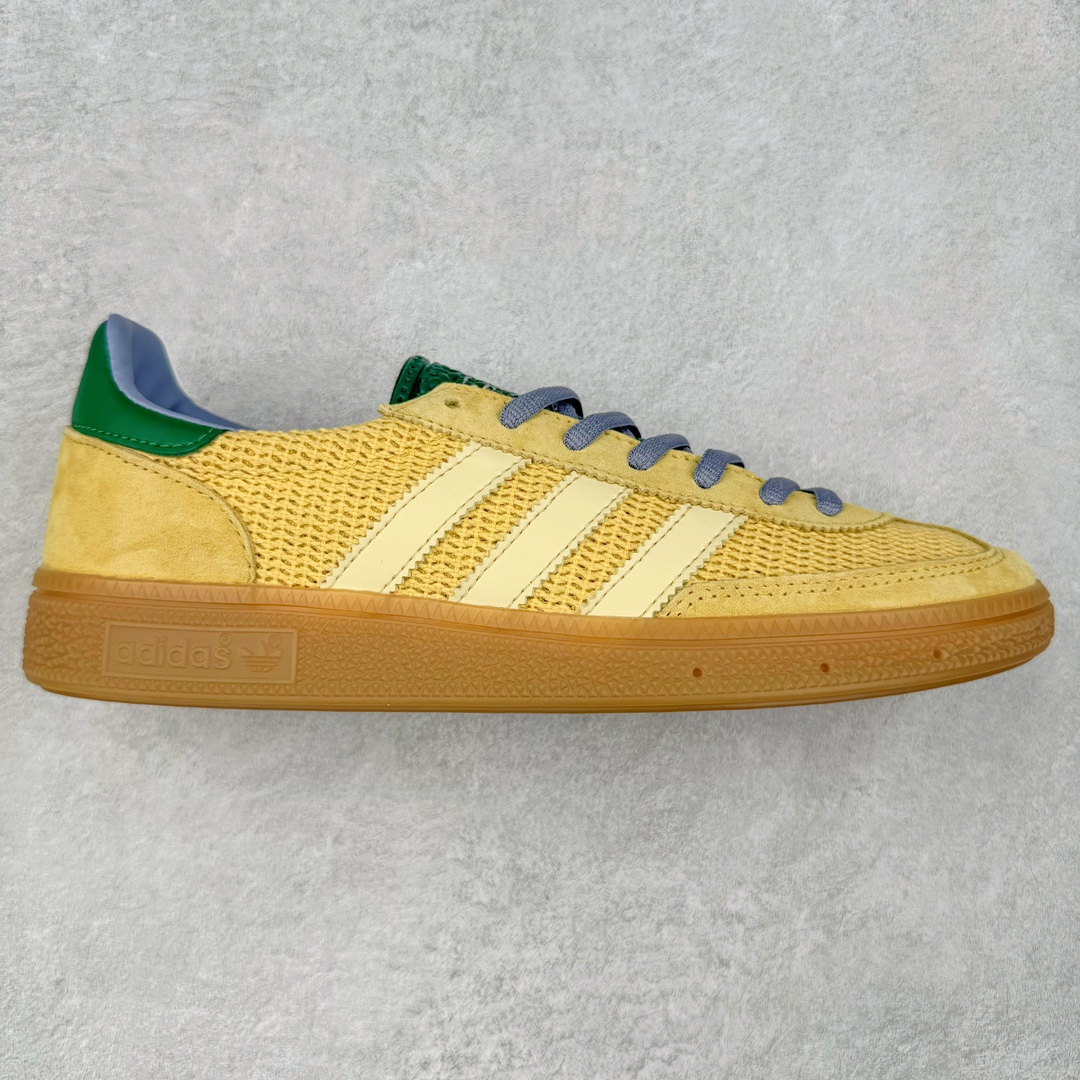 图片[3]-＃X版 AD Originals Handball SPZL 手球运动员系列百搭休闲运动板鞋 这款来自阿迪达斯的这款HANDBALL SPZL前身是一双手球运动鞋，这一次拿来复刻，所以鞋面的主要色彩选用了黑色， 鞋面外侧除了Spezial字母之外还有三叶草标志。Handball SPZL作为复古手球训练鞋与作为室内足球鞋的Samba有着异曲同工之处，但是质感更为出众的鞋身以及丰富的配色选择比起Samba来讲可以说是更胜一筹了！尺码：36 36⅔ 37⅓ 38 38⅔ 39⅓ 40 40⅔ 41⅓ 42 42⅔ 43⅓ 44 45-选品中心