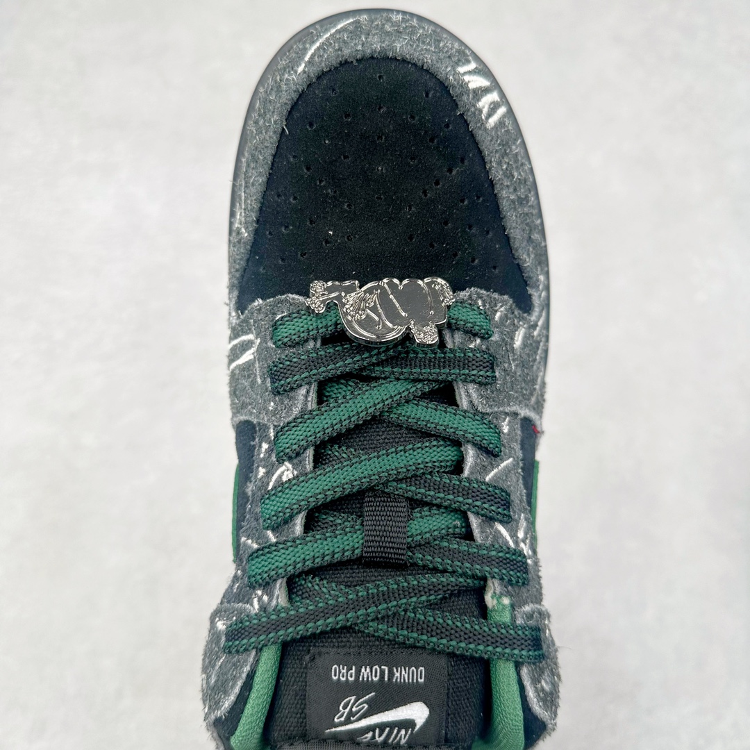 图片[4]-There Skateboards x NK SB Dunk Low 联名黑绿水鬼 HF7743-001 性价比王者 极限压缩利润空间 超乎所想的高性价比 用料绝不含糊 原盒原配 正确耐磨橡胶大底 超高清洁度 全鞋零毛边皮料切割 全套原楦原模倾力打造完美版型 尺码：36 36.5 37.5 38 38.5 39 40 40.5 41 42 42.5 43 44 44.5 45 46 47.5-选品中心