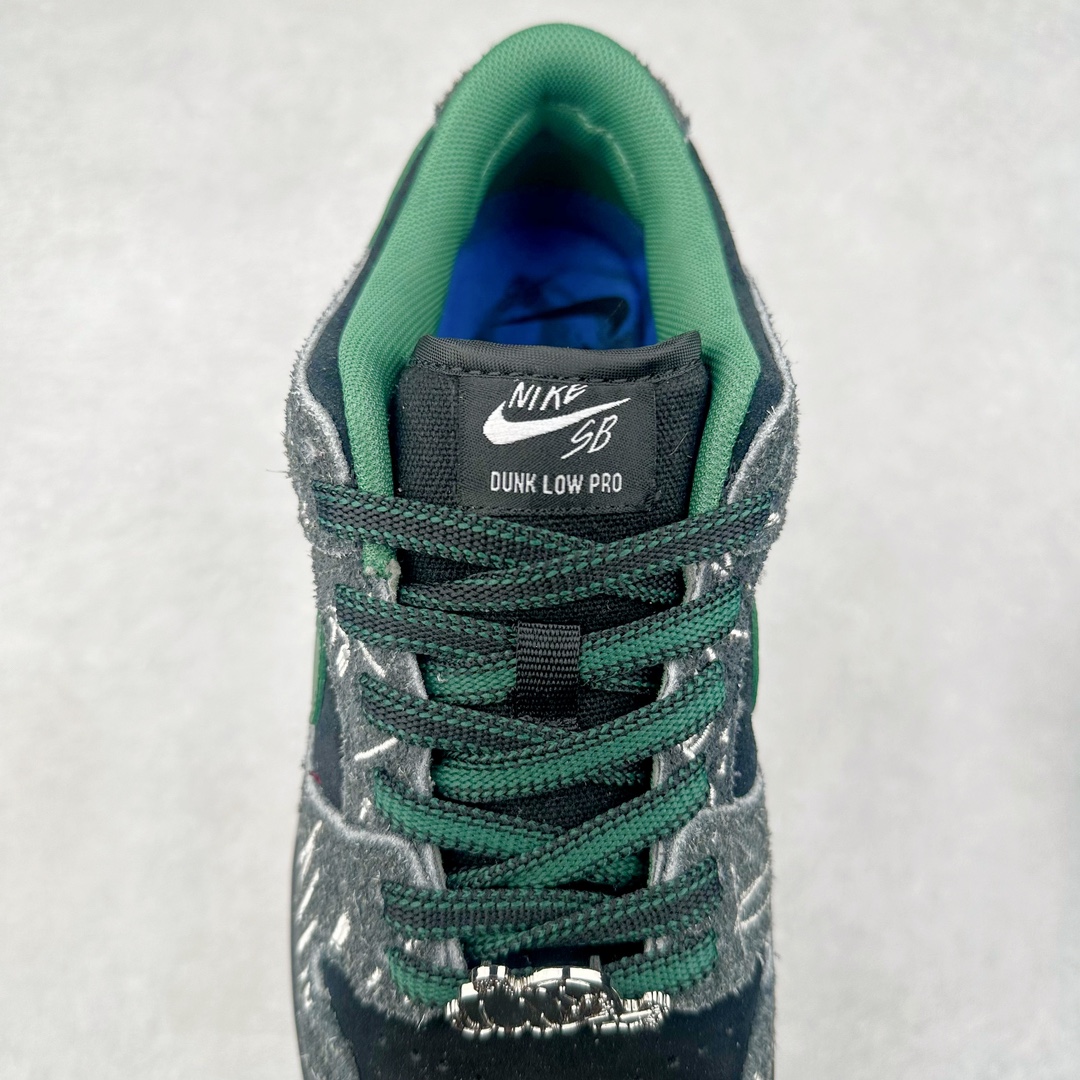图片[5]-There Skateboards x NK SB Dunk Low 联名黑绿水鬼 HF7743-001 性价比王者 极限压缩利润空间 超乎所想的高性价比 用料绝不含糊 原盒原配 正确耐磨橡胶大底 超高清洁度 全鞋零毛边皮料切割 全套原楦原模倾力打造完美版型 尺码：36 36.5 37.5 38 38.5 39 40 40.5 41 42 42.5 43 44 44.5 45 46 47.5-选品中心