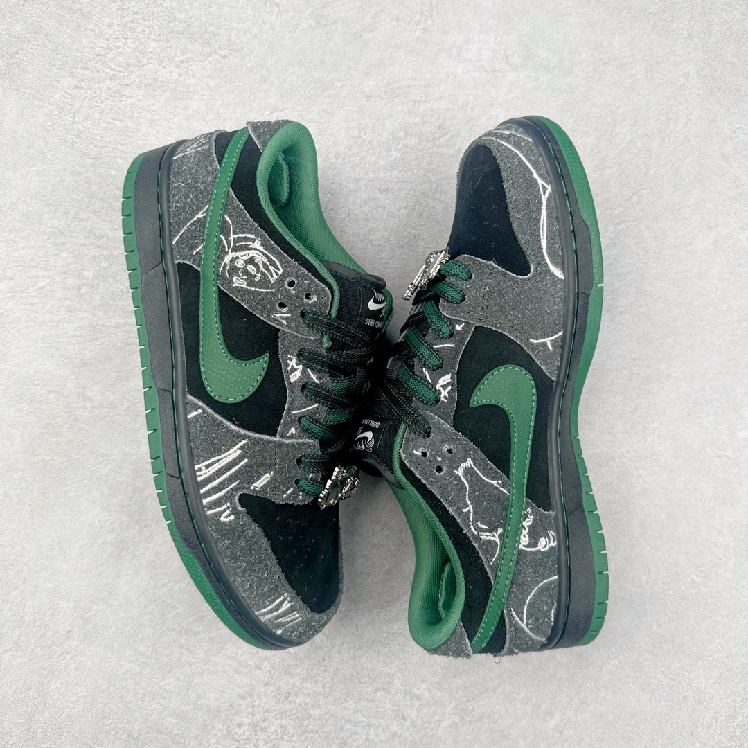 图片[3]-There Skateboards x NK SB Dunk Low 联名黑绿水鬼 HF7743-001 性价比王者 极限压缩利润空间 超乎所想的高性价比 用料绝不含糊 原盒原配 正确耐磨橡胶大底 超高清洁度 全鞋零毛边皮料切割 全套原楦原模倾力打造完美版型 尺码：36 36.5 37.5 38 38.5 39 40 40.5 41 42 42.5 43 44 44.5 45 46 47.5-选品中心