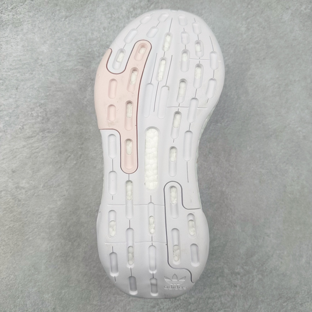 图片[9]-＃特价福利 AD Nite Jogger 2019 Boost 联名夜行者复古跑鞋 原厂材料 原厂大底 私家独模 网布搭配麂皮拼接打造鞋面 极具复古风格鞋头及鞋跟点缀3M反光设计极为亮眼中底采用全掌 Boost 科技 厚度相当可观 脚感极佳 尺码：36 36.5 37 38 38.5 39 40 40.5 41 42 42.5 43 44 44.5 45-选品中心