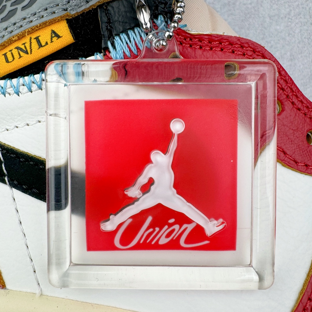 图片[15]-＃KZ神版莞产 Union x Air Jordan AJ1 Retro High NRG 联名四色拼接灰白红 HV8563-600 外贸特供批次 终端控货优势输出 新配色不断更新开发 市场中端王者 全套原纸板楦头开发 确保原汁原味 完美呈现一代版型 一比一鞋头弧度高度鞋身弧度 此版本只针对中端市场 细节品控鞋型随意秒杀市面同价位 鞋型完美 不臃肿别扭 头层皮料加持 用料绝不含糊 进口玻璃冲刀皮料裁剪零毛边 电脑针车工艺 超高鞋面清洁度 最高QC检验标准 控制溢胶瑕疵 原盒原配 飞翼3D高频深度立体 工艺方面大到整体鞋型 漏斗收腰 底线拉帮 LOGO立体程度 小到针眼排布 载片对称 冲孔效果 鞋标规范 鞋垫背胶等等 无一不是口碑收割 每双都是一个回头客 尺码：36 36.5 37.5 38 38.5 39 40 40.5 41 42 42.5 43 44 44.5 45 46 47.5-选品中心