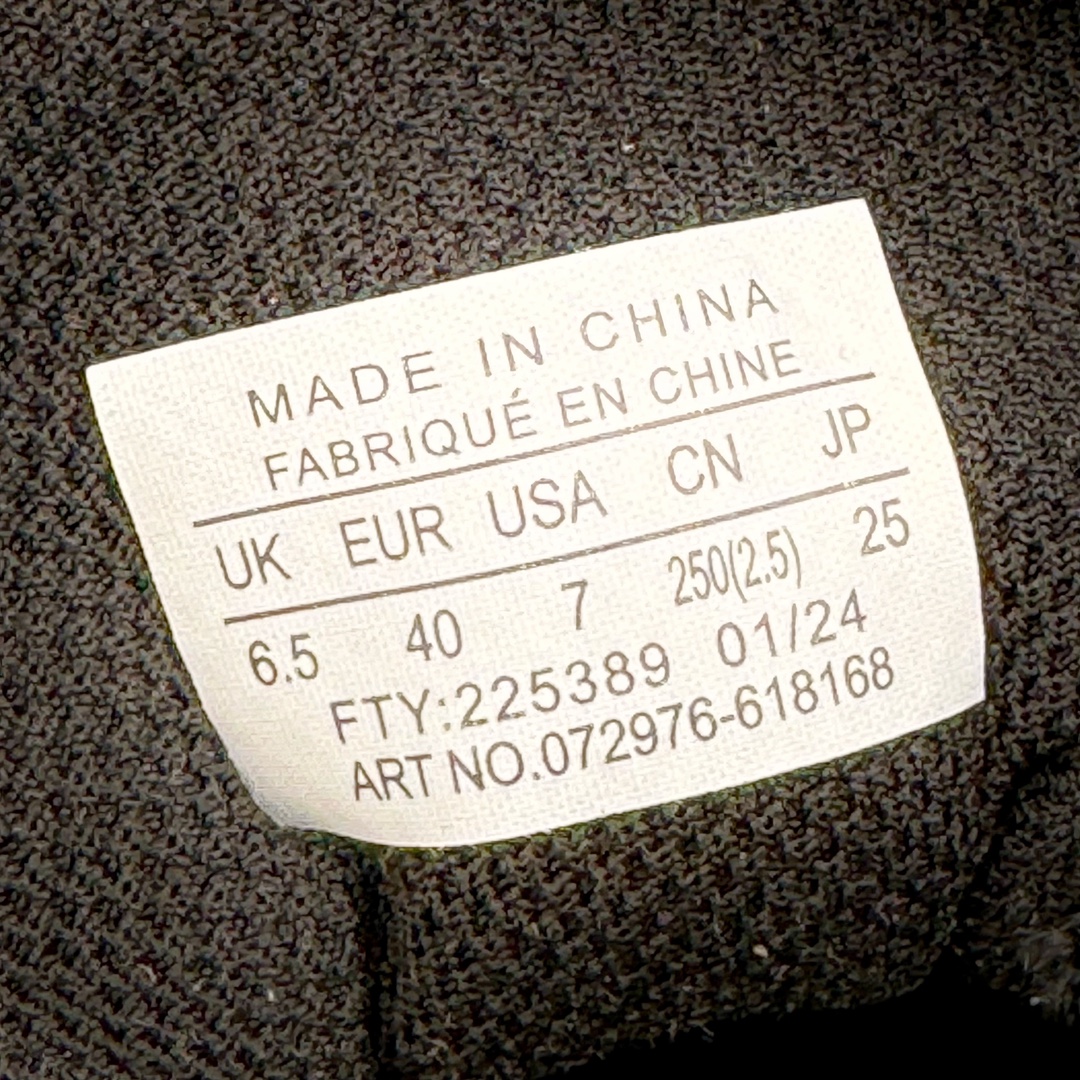 图片[11]-＃TZD特供 Arcteryx Sylan Pro 始祖鸟系列长距离越野登山徒步户外防水多功能运动跑鞋 台州原厂独家原底面配置 全套原厂生产指令加持 原厂特供Vibram外底 防水弹力尼龙布 外层热压TPU鞋面 随意纵横 内外盒标包装纸鞋带配件均同步公司 完美拉帮中底带钢印 仅服务市场百分之五高端客户 公司一样的东西 放心开冲 外贸 零售 裸鞋 渠道货 随意操作 承诺半个月内开胶直接换新 尺码同步官方：39.5 40 40.5 41 42 42.5 43 44 44.5 45-选品中心