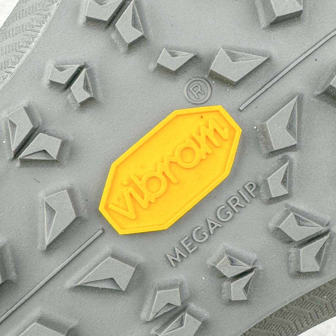 图片[15]-＃TZD特供 Arcteryx Sylan Pro 始祖鸟系列长距离越野登山徒步户外防水多功能运动跑鞋 台州原厂独家原底面配置 全套原厂生产指令加持 原厂特供Vibram外底 防水弹力尼龙布 外层热压TPU鞋面 随意纵横 内外盒标包装纸鞋带配件均同步公司 完美拉帮中底带钢印 仅服务市场百分之五高端客户 公司一样的东西 放心开冲 外贸 零售 裸鞋 渠道货 随意操作 承诺半个月内开胶直接换新 尺码同步官方：39.5 40 40.5 41 42 42.5 43 44 44.5 45-选品中心