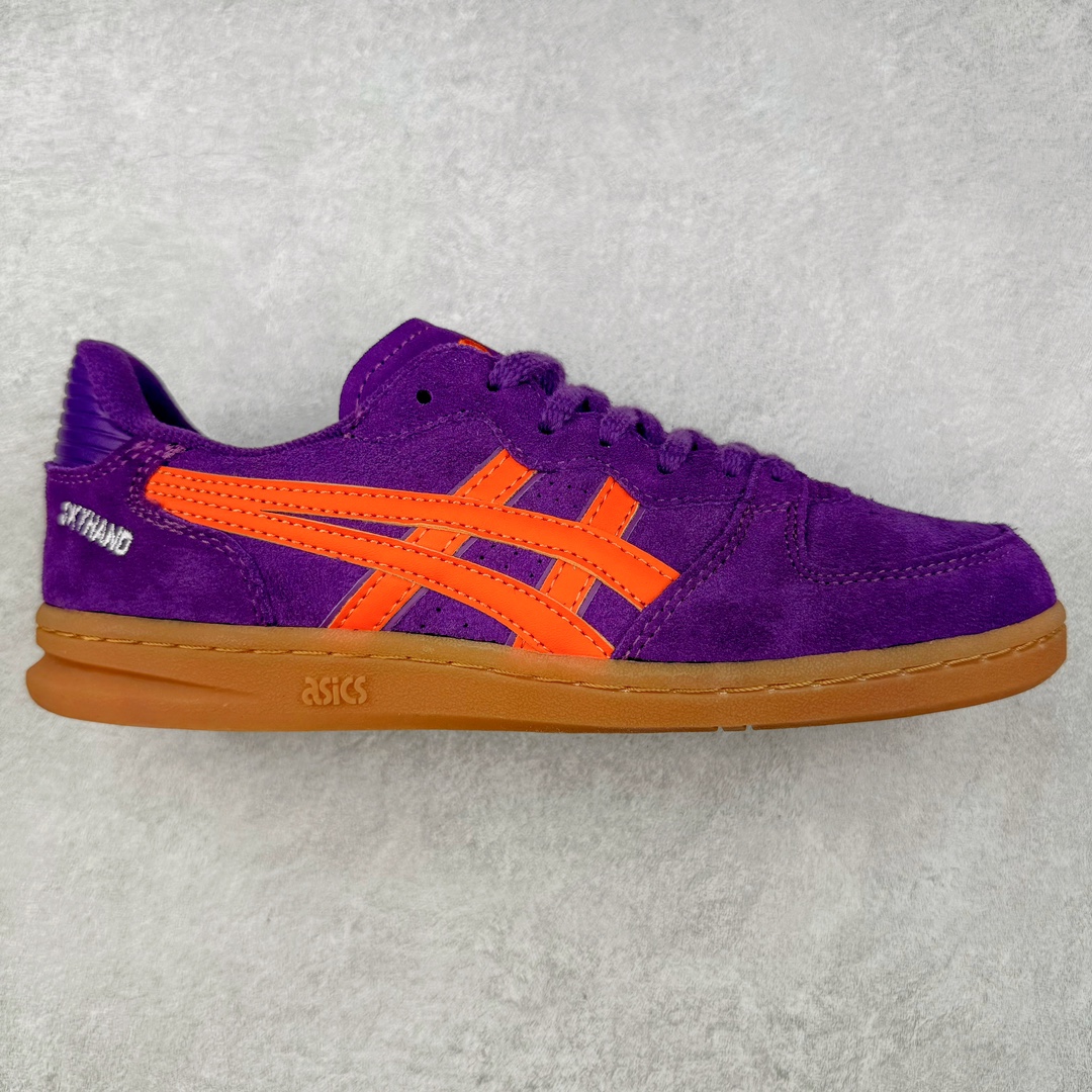 HAY x Asics Skyhand OG 复古板鞋 ASICS (亚瑟士）是日本实业家鬼家喜八郎创立的跑鞋运动品牌，名字想法源自著名的拉丁谚语“AnimaSana In Corpore Sano”意为“健全的精神寓于强健的体魄”。正如其名字的含义，ASICS亚瑟士一直坚信保持身体的健康与活力是打造健康快乐的生活方式的最佳途径。亚瑟士的跑鞋、篮球鞋等系列集专业与美貌于一身，拥有极高的热度 货号：1203A563 尺码：36 37 37.5 38 39 39.5 40 40.5 41.5 42 42.5 43.5 44 45-选品中心