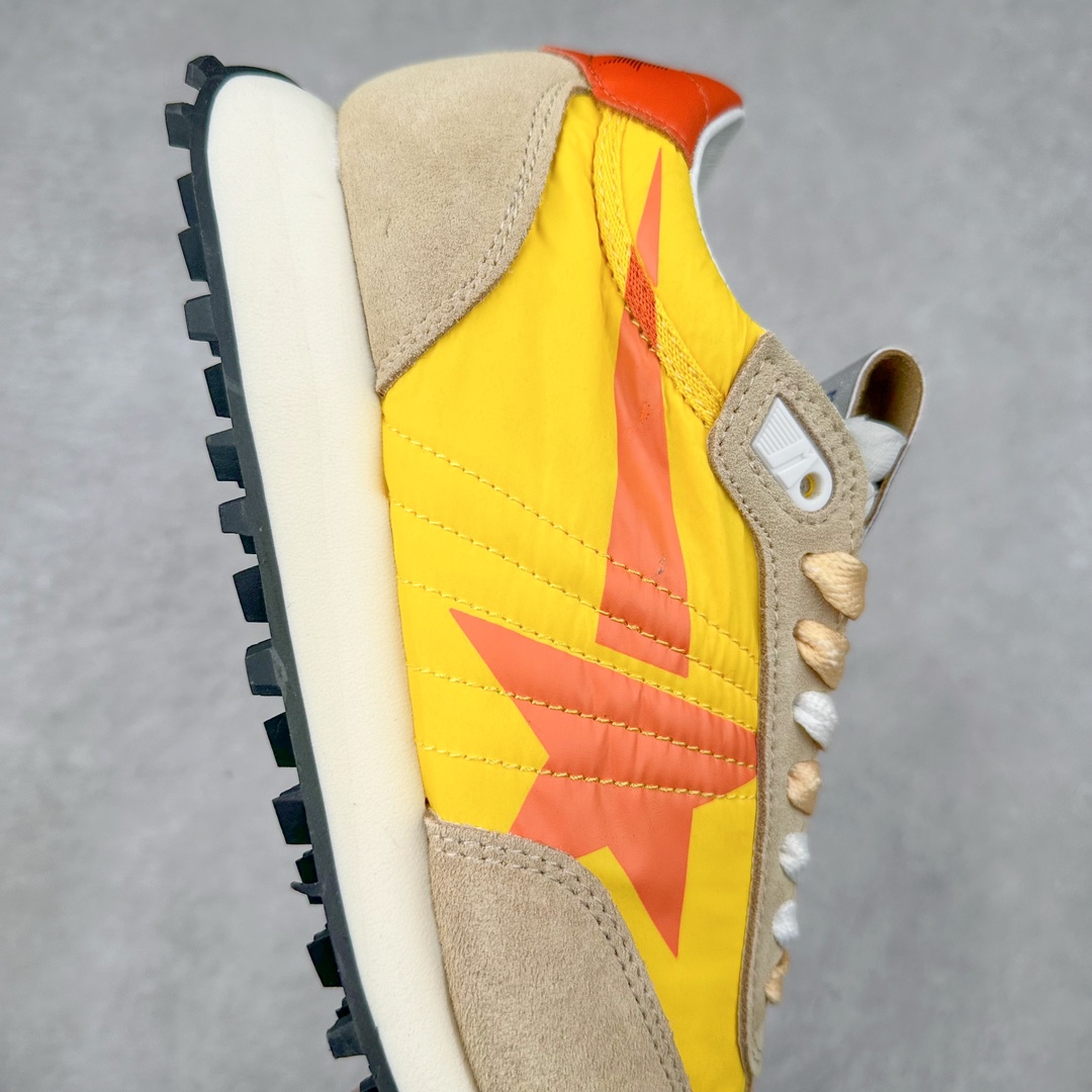 图片[6]-＃纯原 GGDB Golden Goose Marathon 复古运动鞋生活休闲鞋 火爆全网 陈伟霆宋雨琦 杨幂等各路明星纷纷上脚 该系列新品鞋履以1970年代的田径鞋为设计灵感，巧妙融入3D打印鞋尾装饰等前沿元素，既彰显了复古格调，又将这种怀旧感投射到未来。其鞋面采用多种精致材质打造，并推出银色、黑色、红色、皇家蓝和白色等多款经典配色以及全新限定黄色，侧边点缀以品牌标志性的星星图案。全新黄色款式的鞋面侧边保留了品牌标志性的橙色星星图案，配以灰色鞋头。不均匀染色的鞋带和带有星星图案的鞋底，为整体造型增添了独特的印象。呈现男女都可穿着的中性风格，谁都能拥有并追逐自己的梦想。尺码：35 36 37 38 39 40 41 42 43 44 45-选品中心