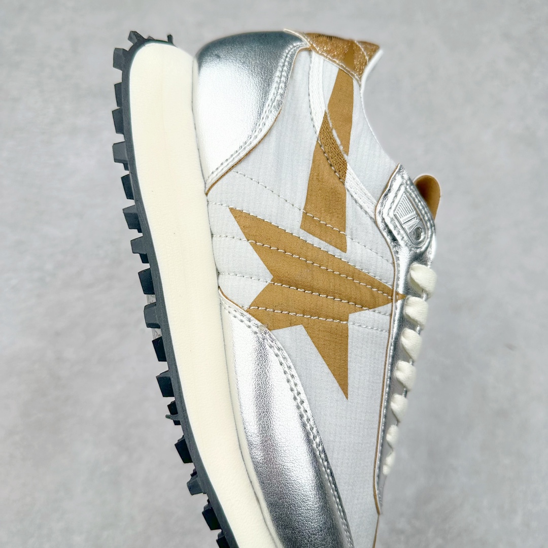 图片[6]-＃纯原 GGDB Golden Goose Marathon 复古运动鞋生活休闲鞋 火爆全网 陈伟霆宋雨琦 杨幂等各路明星纷纷上脚 该系列新品鞋履以1970年代的田径鞋为设计灵感，巧妙融入3D打印鞋尾装饰等前沿元素，既彰显了复古格调，又将这种怀旧感投射到未来。其鞋面采用多种精致材质打造，并推出银色、黑色、红色、皇家蓝和白色等多款经典配色以及全新限定黄色，侧边点缀以品牌标志性的星星图案。全新黄色款式的鞋面侧边保留了品牌标志性的橙色星星图案，配以灰色鞋头。不均匀染色的鞋带和带有星星图案的鞋底，为整体造型增添了独特的印象。呈现男女都可穿着的中性风格，谁都能拥有并追逐自己的梦想。尺码：35 36 37 38 39 40 41 42 43 44 45-选品中心