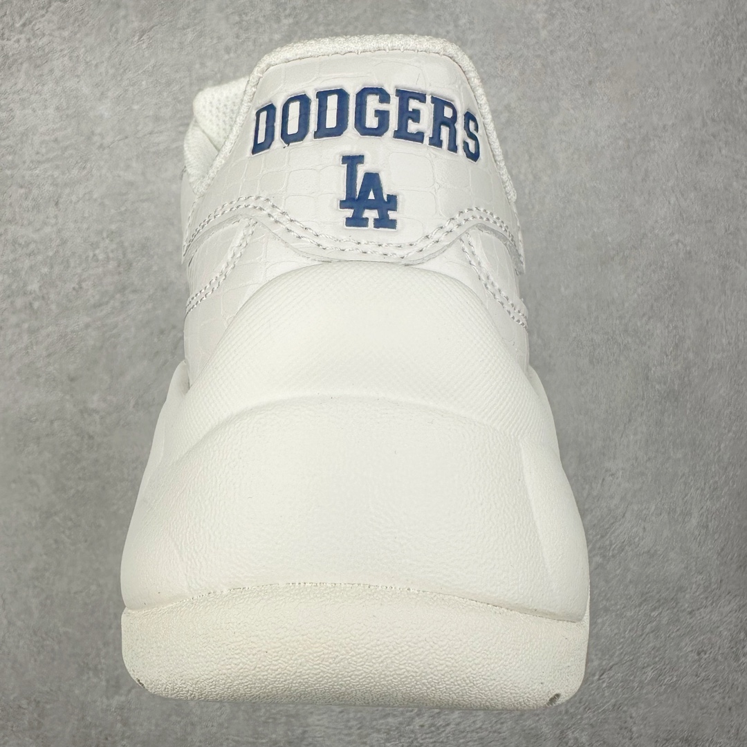 图片[8]-MLB Big Ball Chunky 复古印花老爹鞋系列低帮轻量增高厚底百搭休闲运动慢跑鞋 Korea韩国联名NY美国榄球纽约洋基队限定 韩国代购专供 全套原楦原纸板原厂数据开发 正确中底拉帮中底网布细节 平台代购专供 左脚内置芯片 韩国代购吊牌标贴 独家一比一RB+MD组合大底 高频后跟小人Logo精准对位立体饱满 正确网布加超迁鞋面 转印中底走线紧密 转印Logo工艺表层防刮不掉色 尺码：35 36 36.5 37.5 38 38.5 39 40 40.5 41 42 42.5 43 44 45-选品中心