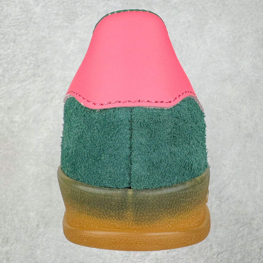 图片[8]-＃HP纯原 AD Original Gazelle Trainers 瞪羚室内鞋系列低帮复古百搭休闲运动德训风板鞋 IG5929 高端零售特供批次 原厂定制长毛翻毛皮组合环保纤维革鞋面材质 内置环保海玻璃鞋垫 外置RB橡胶大底 产品品控稳定性领先行业 原厂全套原楦原纸板冲刀磨具开发 原厂皮料加持 原厂港宝加持定型后跟R度完美 将复古进行到底 简约流畅 三十年不变经典 这款Gazelle运动鞋 无论面料、配色、质感或设计 都只在重现其1991年原款的经典 皮革鞋面 撞色三条纹和鞋跟标的设计 力求呈现90年代的经典复古风潮 Samba火热的同时 也带动了其它的复古鞋型 Gazelle便是其中一只 Gazelle Indoor拥有包边更宽的T字型鞋头 更好的保护运动员的前掌 浓浓的复古氛围感 非常适合现在流行的Cleanfit风格 尺码：35.5 36 36⅔ 37⅓ 38 38⅔ 39⅓ 40 40⅔ 41⅓ 42 42⅔ 43⅓ 44 44⅔ 45-选品中心