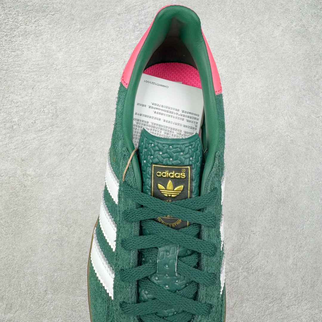 图片[5]-＃HP纯原 AD Original Gazelle Trainers 瞪羚室内鞋系列低帮复古百搭休闲运动德训风板鞋 IG5929 高端零售特供批次 原厂定制长毛翻毛皮组合环保纤维革鞋面材质 内置环保海玻璃鞋垫 外置RB橡胶大底 产品品控稳定性领先行业 原厂全套原楦原纸板冲刀磨具开发 原厂皮料加持 原厂港宝加持定型后跟R度完美 将复古进行到底 简约流畅 三十年不变经典 这款Gazelle运动鞋 无论面料、配色、质感或设计 都只在重现其1991年原款的经典 皮革鞋面 撞色三条纹和鞋跟标的设计 力求呈现90年代的经典复古风潮 Samba火热的同时 也带动了其它的复古鞋型 Gazelle便是其中一只 Gazelle Indoor拥有包边更宽的T字型鞋头 更好的保护运动员的前掌 浓浓的复古氛围感 非常适合现在流行的Cleanfit风格 尺码：35.5 36 36⅔ 37⅓ 38 38⅔ 39⅓ 40 40⅔ 41⅓ 42 42⅔ 43⅓ 44 44⅔ 45-选品中心