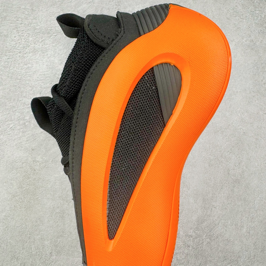 图片[7]-AD Harden Vol. 8 哈登八代签名篮球鞋 IE2692 采用了“袜套式”设计，在十多年前这一设计极为风靡，将帅气和简洁融为一体。现在Harden Vol. 8将袜套鞋领重新拾起，并配合内靴，易穿脱且包裹佳。泪滴形EVA结构骨架提供横向支持和快速移动时的稳定性。全掌JET BOOST科技提供缓震和能量反馈，助你整场保持活力。多向“JH”抓地纹路设计提供优秀抓地力，使球员能够在场上迅速变向、急停或启动，更好地掌控比赛。尺码：40 40.5 41 42 42.5 43 44 44.5 45 46-选品中心