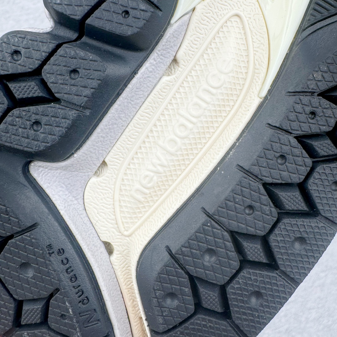 图片[10]-＃M纯原 New Balance M2002RHS 棕灰 NB新百伦潮流复古织物皮革减震防滑耐磨轻便低帮跑步鞋 原档数据独立私模大底 唯一正确六层组合大底 RB前软后硬 百分百还原原鞋脚感 基于市场现有版本全新升级调整 NB市场最强产物 全网最全配色加持 全套原楦原纸板原厂数据开发 全鞋电脑针车加持 原厂网布 原装进口头层翻毛皮料正确绒感卡色 正确中底拉帮中底网布细节 一比一手工擦旧效果 冲裁组合 匠心打造 耗时两个月开发完成 工艺极其复杂难度可想而知 高端零售专供产物 尺码：36 37 37.5 38 38.5 39.5 40 40.5 41.5 42 42.5 43 44 44.5 45 45.5 46.5 47-选品中心