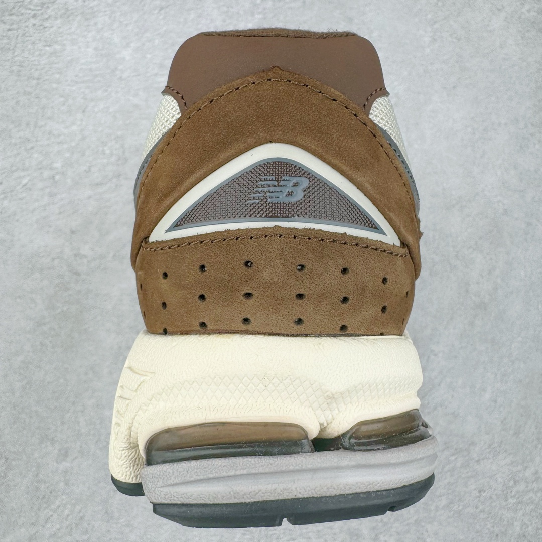 图片[8]-＃M纯原 New Balance M2002RHS 棕灰 NB新百伦潮流复古织物皮革减震防滑耐磨轻便低帮跑步鞋 原档数据独立私模大底 唯一正确六层组合大底 RB前软后硬 百分百还原原鞋脚感 基于市场现有版本全新升级调整 NB市场最强产物 全网最全配色加持 全套原楦原纸板原厂数据开发 全鞋电脑针车加持 原厂网布 原装进口头层翻毛皮料正确绒感卡色 正确中底拉帮中底网布细节 一比一手工擦旧效果 冲裁组合 匠心打造 耗时两个月开发完成 工艺极其复杂难度可想而知 高端零售专供产物 尺码：36 37 37.5 38 38.5 39.5 40 40.5 41.5 42 42.5 43 44 44.5 45 45.5 46.5 47-选品中心