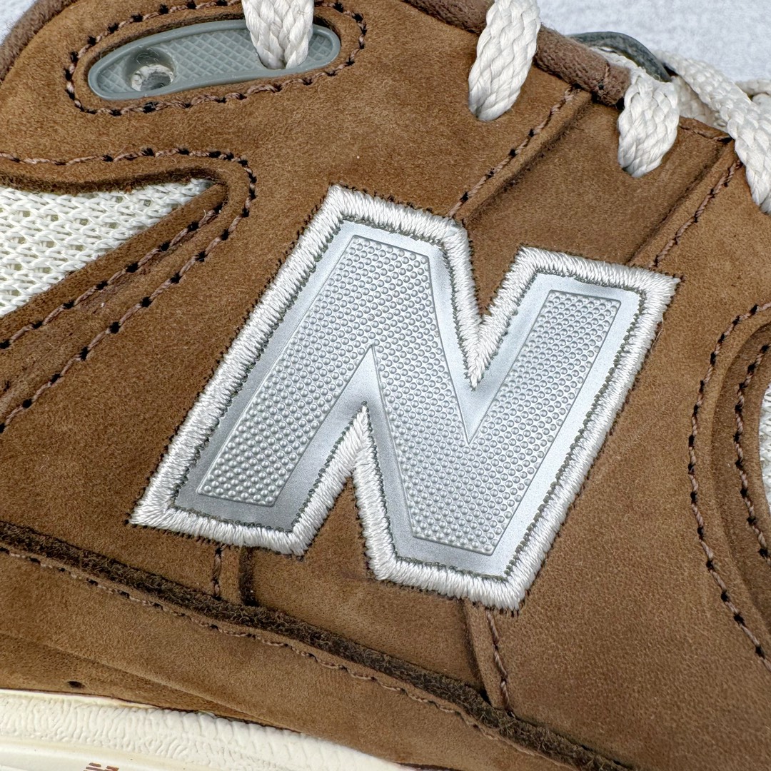 图片[15]-＃M纯原 New Balance M2002RHS 棕灰 NB新百伦潮流复古织物皮革减震防滑耐磨轻便低帮跑步鞋 原档数据独立私模大底 唯一正确六层组合大底 RB前软后硬 百分百还原原鞋脚感 基于市场现有版本全新升级调整 NB市场最强产物 全网最全配色加持 全套原楦原纸板原厂数据开发 全鞋电脑针车加持 原厂网布 原装进口头层翻毛皮料正确绒感卡色 正确中底拉帮中底网布细节 一比一手工擦旧效果 冲裁组合 匠心打造 耗时两个月开发完成 工艺极其复杂难度可想而知 高端零售专供产物 尺码：36 37 37.5 38 38.5 39.5 40 40.5 41.5 42 42.5 43 44 44.5 45 45.5 46.5 47-选品中心