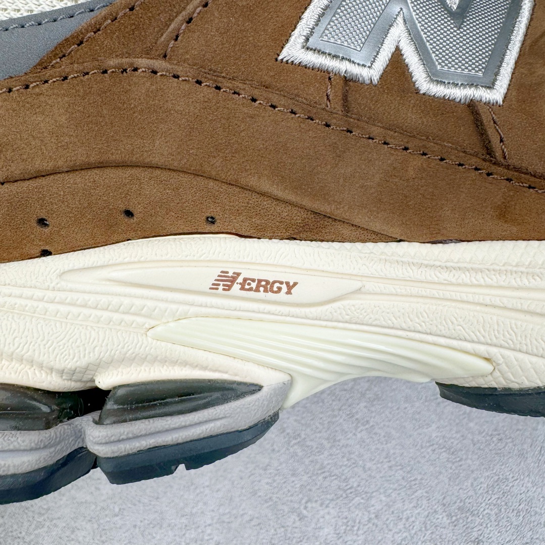 图片[14]-＃M纯原 New Balance M2002RHS 棕灰 NB新百伦潮流复古织物皮革减震防滑耐磨轻便低帮跑步鞋 原档数据独立私模大底 唯一正确六层组合大底 RB前软后硬 百分百还原原鞋脚感 基于市场现有版本全新升级调整 NB市场最强产物 全网最全配色加持 全套原楦原纸板原厂数据开发 全鞋电脑针车加持 原厂网布 原装进口头层翻毛皮料正确绒感卡色 正确中底拉帮中底网布细节 一比一手工擦旧效果 冲裁组合 匠心打造 耗时两个月开发完成 工艺极其复杂难度可想而知 高端零售专供产物 尺码：36 37 37.5 38 38.5 39.5 40 40.5 41.5 42 42.5 43 44 44.5 45 45.5 46.5 47-选品中心