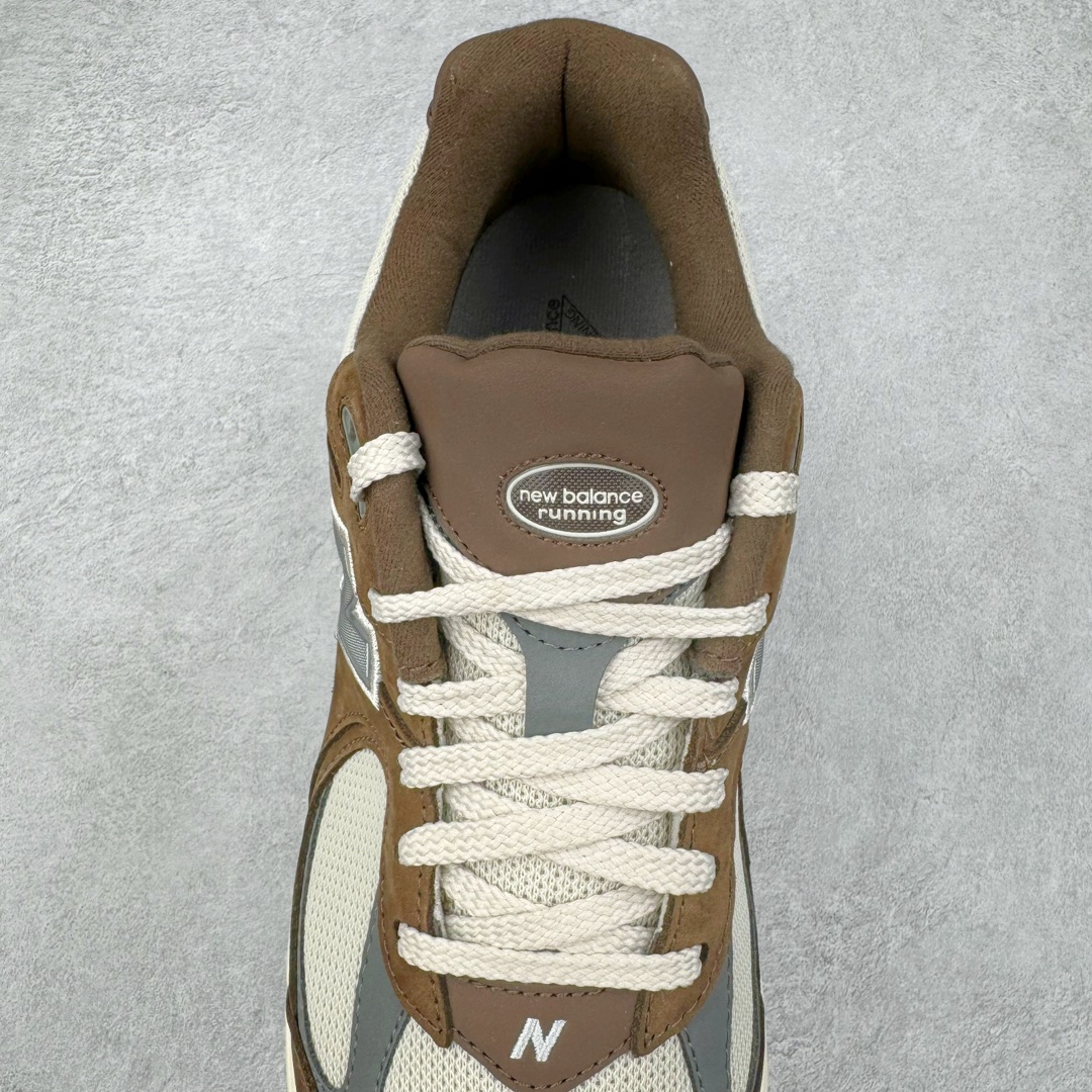 图片[5]-＃M纯原 New Balance M2002RHS 棕灰 NB新百伦潮流复古织物皮革减震防滑耐磨轻便低帮跑步鞋 原档数据独立私模大底 唯一正确六层组合大底 RB前软后硬 百分百还原原鞋脚感 基于市场现有版本全新升级调整 NB市场最强产物 全网最全配色加持 全套原楦原纸板原厂数据开发 全鞋电脑针车加持 原厂网布 原装进口头层翻毛皮料正确绒感卡色 正确中底拉帮中底网布细节 一比一手工擦旧效果 冲裁组合 匠心打造 耗时两个月开发完成 工艺极其复杂难度可想而知 高端零售专供产物 尺码：36 37 37.5 38 38.5 39.5 40 40.5 41.5 42 42.5 43 44 44.5 45 45.5 46.5 47-选品中心