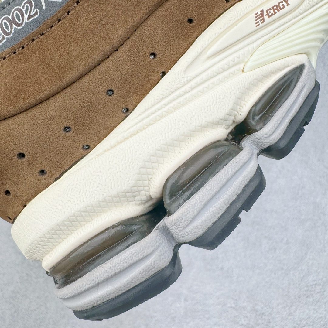 图片[13]-＃M纯原 New Balance M2002RHS 棕灰 NB新百伦潮流复古织物皮革减震防滑耐磨轻便低帮跑步鞋 原档数据独立私模大底 唯一正确六层组合大底 RB前软后硬 百分百还原原鞋脚感 基于市场现有版本全新升级调整 NB市场最强产物 全网最全配色加持 全套原楦原纸板原厂数据开发 全鞋电脑针车加持 原厂网布 原装进口头层翻毛皮料正确绒感卡色 正确中底拉帮中底网布细节 一比一手工擦旧效果 冲裁组合 匠心打造 耗时两个月开发完成 工艺极其复杂难度可想而知 高端零售专供产物 尺码：36 37 37.5 38 38.5 39.5 40 40.5 41.5 42 42.5 43 44 44.5 45 45.5 46.5 47-选品中心
