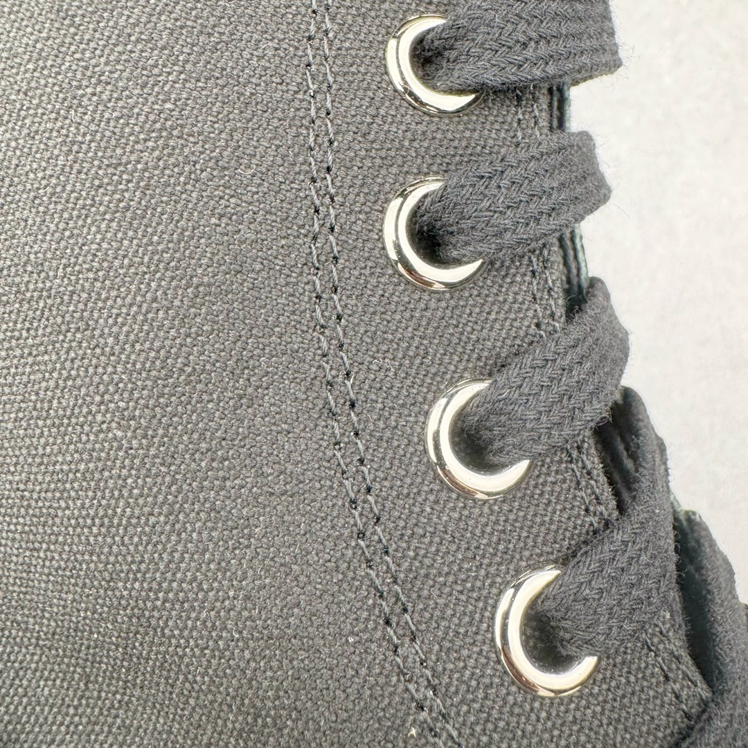 图片[17]-＃M纯原 Alexander McQueen/亚历山大麦昆松糕鞋厚底增高高帮帆布鞋 全市场最高版本 随意对比任何版本 正确版组合大底 内里全牛皮 牛皮垫脚 回弹度到位 耐磨又舒适 全套原版包装 配件齐全 官方一致 凹凸定制正品原盒包装 鞋面定制原版军用级别帆布面料 面料不拉手、过水性强、很密实 种面料高稳定型比皮料还要贵色泽温润 垫脚贴合高密度弹力乳胶鞋垫 脚感舒适弹性足 大底采用原版开模抽真空大底 质感、耐磨性更强 上脚立马增加5公分腿长 超级显腿瘦 鞋子的设计很好的拉长整个身材比例 秒变大长腿的视感 轻松驾驭各种服饰搭配 各路大咖明星频繁上脚款 一鞋难求 一定是你鞋柜必种草的一双鞋 想要大长腿的集美们必须入手 尺码：35/45-选品中心