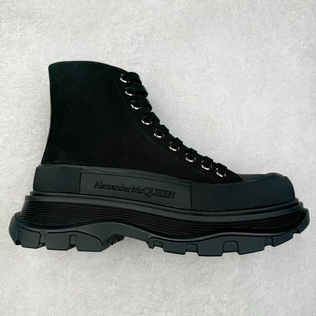 ＃M纯原 Alexander McQueen/亚历山大麦昆松糕鞋厚底增高高帮帆布鞋 全市场最高版本 随意对比任何版本 正确版组合大底 内里全牛皮 牛皮垫脚 回弹度到位 耐磨又舒适 全套原版包装 配件齐全 官方一致 凹凸定制正品原盒包装 鞋面定制原版军用级别帆布面料 面料不拉手、过水性强、很密实 种面料高稳定型比皮料还要贵色泽温润 垫脚贴合高密度弹力乳胶鞋垫 脚感舒适弹性足 大底采用原版开模抽真空大底 质感、耐磨性更强 上脚立马增加5公分腿长 超级显腿瘦 鞋子的设计很好的拉长整个身材比例 秒变大长腿的视感 轻松驾驭各种服饰搭配 各路大咖明星频繁上脚款 一鞋难求 一定是你鞋柜必种草的一双鞋 想要大长腿的集美们必须入手 尺码：35/45-选品中心