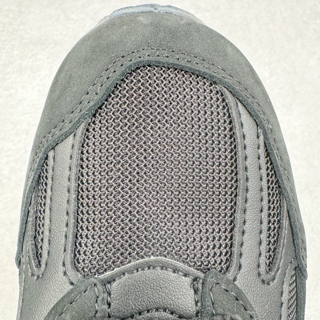 图片[14]-＃总裁 STONE ISLAND x New Balance NB991V2 第一代总统复古慢跑鞋 石头岛联名 黑色 U991SK2 正确3M反光细节 原楦原纸版开发 正确6层组合底模精密开发 后跟透明TPU水晶装饰条稳固 沿用了引以为傲的跑鞋手工技艺 采用猪皮绒面并包裹局部透气网面的鞋身设计 菱网鞋舌上刻有New Balance USA 鞋面依旧身着经典的大热之灰 彰显了其高端的品质身份 尺码：36 37 37.5 38 38.5 39 40 40.5 41.5 42 42.5 43 44 45 46.5-选品中心