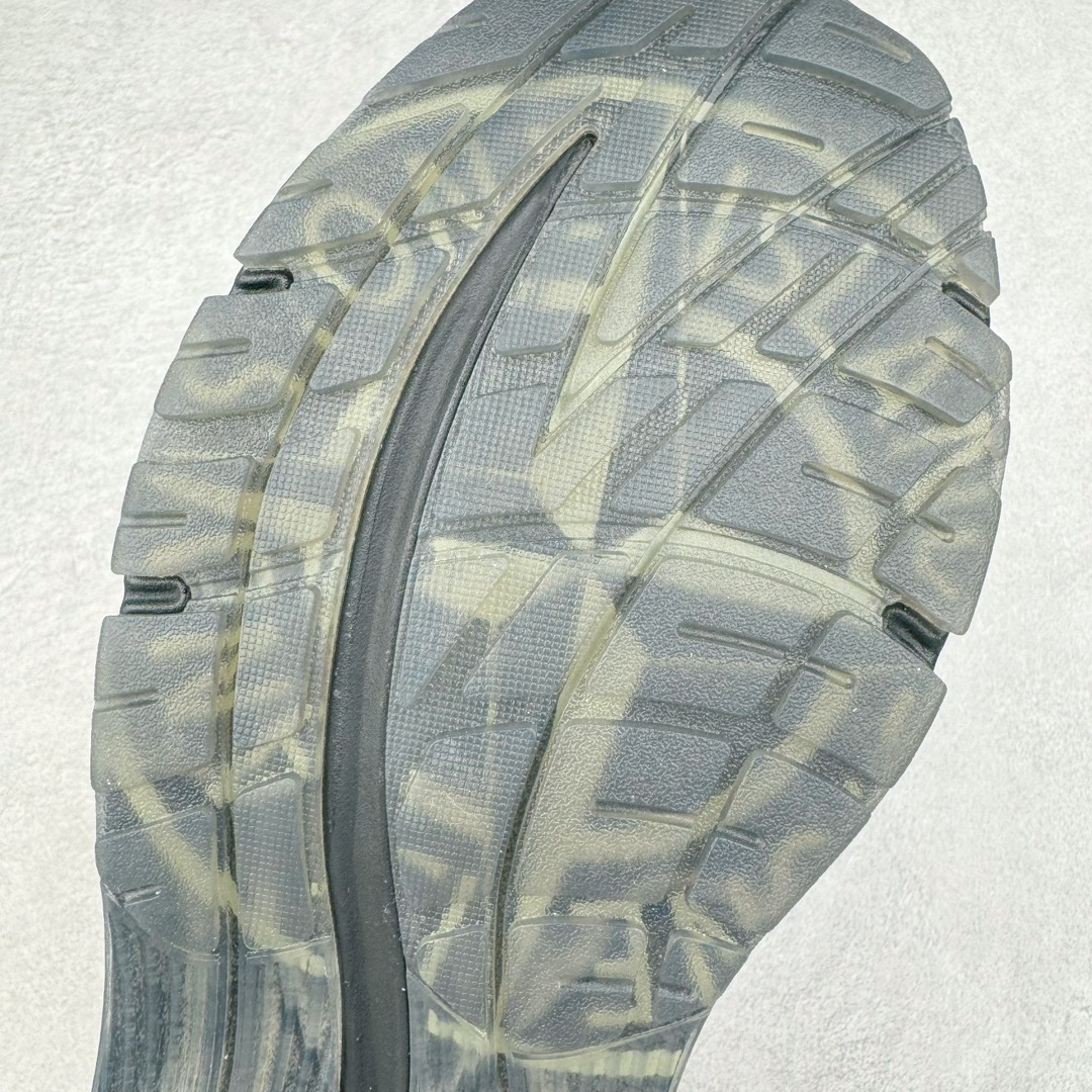 图片[21]-＃总裁 STONE ISLAND x New Balance NB991V2 第一代总统复古慢跑鞋 石头岛联名 黑色 U991SK2 正确3M反光细节 原楦原纸版开发 正确6层组合底模精密开发 后跟透明TPU水晶装饰条稳固 沿用了引以为傲的跑鞋手工技艺 采用猪皮绒面并包裹局部透气网面的鞋身设计 菱网鞋舌上刻有New Balance USA 鞋面依旧身着经典的大热之灰 彰显了其高端的品质身份 尺码：36 37 37.5 38 38.5 39 40 40.5 41.5 42 42.5 43 44 45 46.5-选品中心