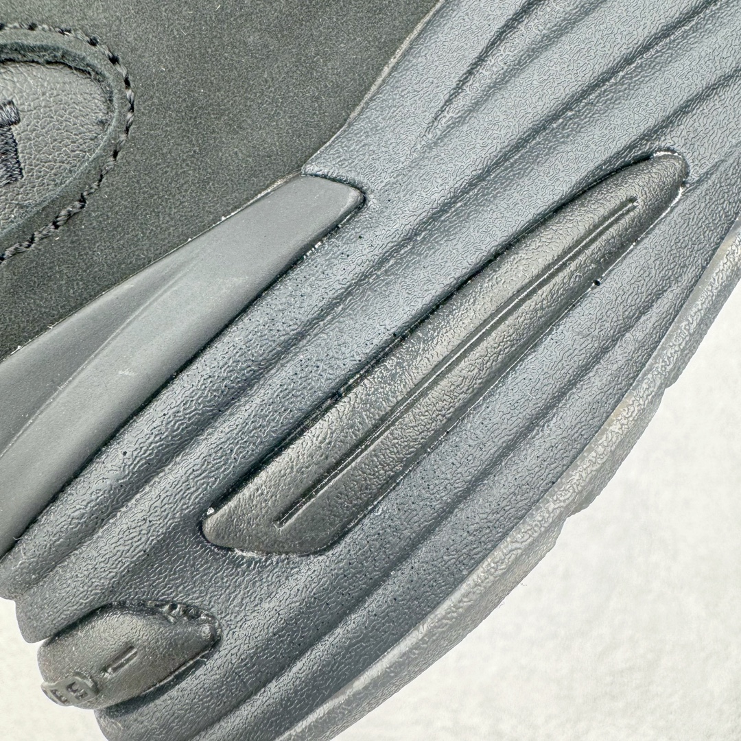 图片[17]-＃总裁 STONE ISLAND x New Balance NB991V2 第一代总统复古慢跑鞋 石头岛联名 黑色 U991SK2 正确3M反光细节 原楦原纸版开发 正确6层组合底模精密开发 后跟透明TPU水晶装饰条稳固 沿用了引以为傲的跑鞋手工技艺 采用猪皮绒面并包裹局部透气网面的鞋身设计 菱网鞋舌上刻有New Balance USA 鞋面依旧身着经典的大热之灰 彰显了其高端的品质身份 尺码：36 37 37.5 38 38.5 39 40 40.5 41.5 42 42.5 43 44 45 46.5-选品中心