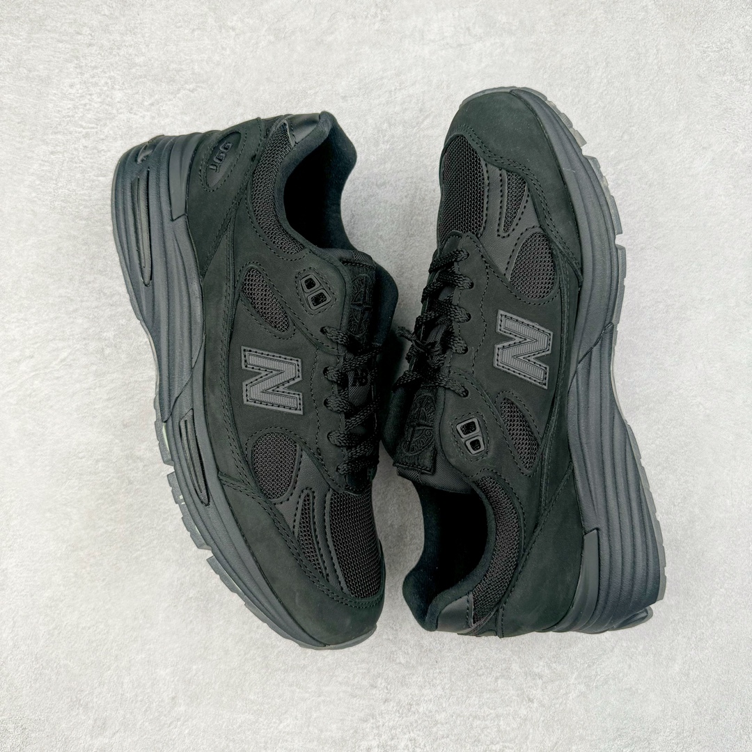 图片[3]-＃总裁 STONE ISLAND x New Balance NB991V2 第一代总统复古慢跑鞋 石头岛联名 黑色 U991SK2 正确3M反光细节 原楦原纸版开发 正确6层组合底模精密开发 后跟透明TPU水晶装饰条稳固 沿用了引以为傲的跑鞋手工技艺 采用猪皮绒面并包裹局部透气网面的鞋身设计 菱网鞋舌上刻有New Balance USA 鞋面依旧身着经典的大热之灰 彰显了其高端的品质身份 尺码：36 37 37.5 38 38.5 39 40 40.5 41.5 42 42.5 43 44 45 46.5-选品中心