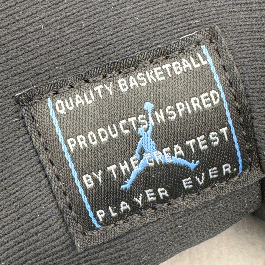 图片[12]-＃Ljr特供 Air Jordan AJ11 Retro High \\\”Legend Blue\\\” 传奇蓝2024 378038-104 全新改良批次 圈内最强AJ11系列 恪守真诚 承诺混一赔十 高端零售裸鞋圈特供批次 SZ原厂全套原楦原纸板冲刀磨具开发 原厂皮料加持 原厂港宝加持定型后跟R度完美 同源原厂电绣 飞翼针数密度立体效果一致 百分百一致原鞋 原厂拉帮工艺 针距密度一致 后跟弧度收口自然不对折 极致一眼正品既视感 进口玻璃冲刀皮料裁剪零毛边 全鞋电脑针车工艺 品控清洁度最高QC检验标准 免检产品 原厂订购鞋盒、鞋标、防尘纸、鞋撑、鞋带 追求极致的原厂味道 尺码：36 36.5 37.5 38 38.5 39 40-选品中心