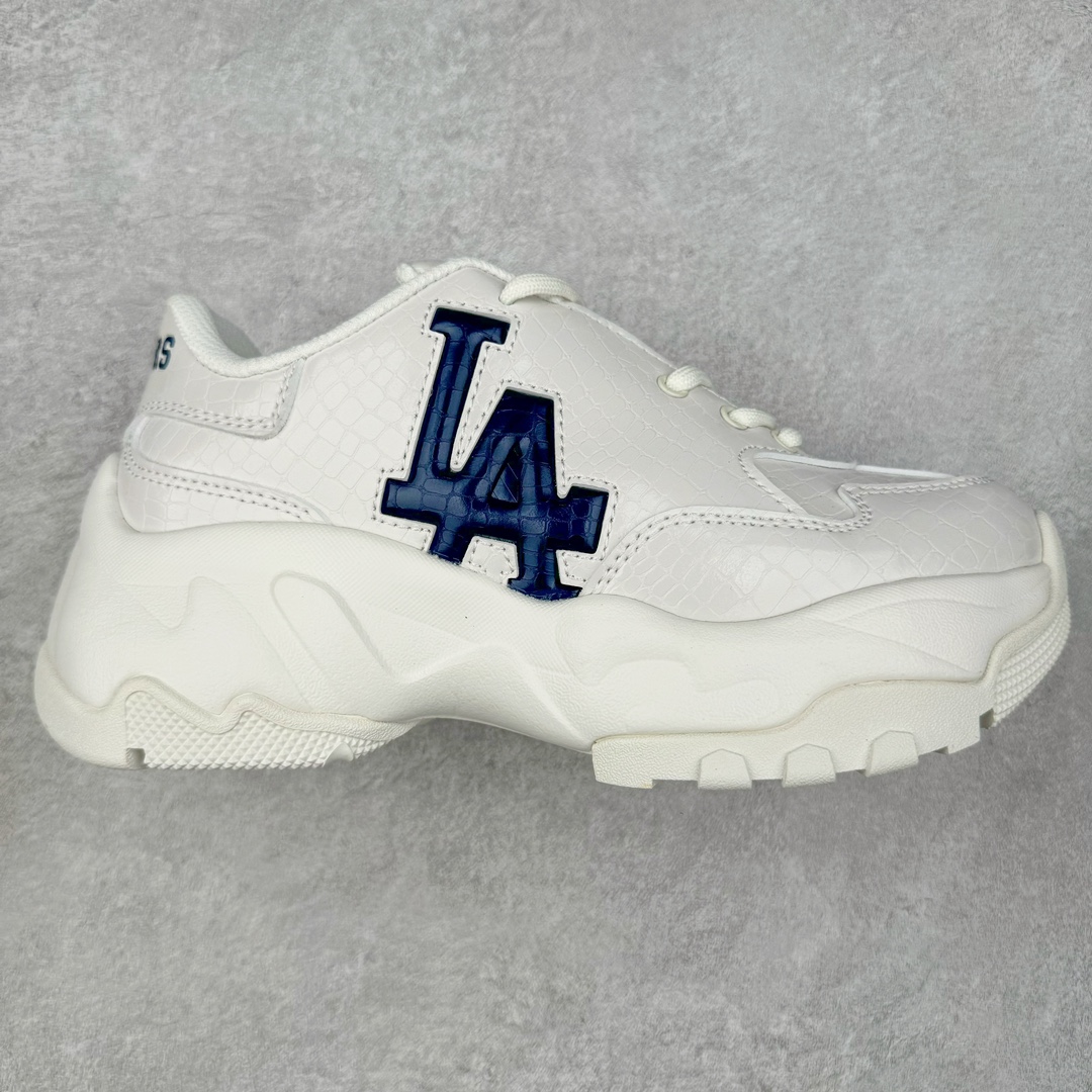 MLB Big Ball Chunky 复古印花老爹鞋系列低帮轻量增高厚底百搭休闲运动慢跑鞋 Korea韩国联名NY美国榄球纽约洋基队限定 韩国代购专供 全套原楦原纸板原厂数据开发 正确中底拉帮中底网布细节 平台代购专供 左脚内置芯片 韩国代购吊牌标贴 独家一比一RB+MD组合大底 高频后跟小人Logo精准对位立体饱满 正确网布加超迁鞋面 转印中底走线紧密 转印Logo工艺表层防刮不掉色 尺码：35 36 36.5 37.5 38 38.5 39 40 40.5 41 42 42.5 43 44 45-选品中心