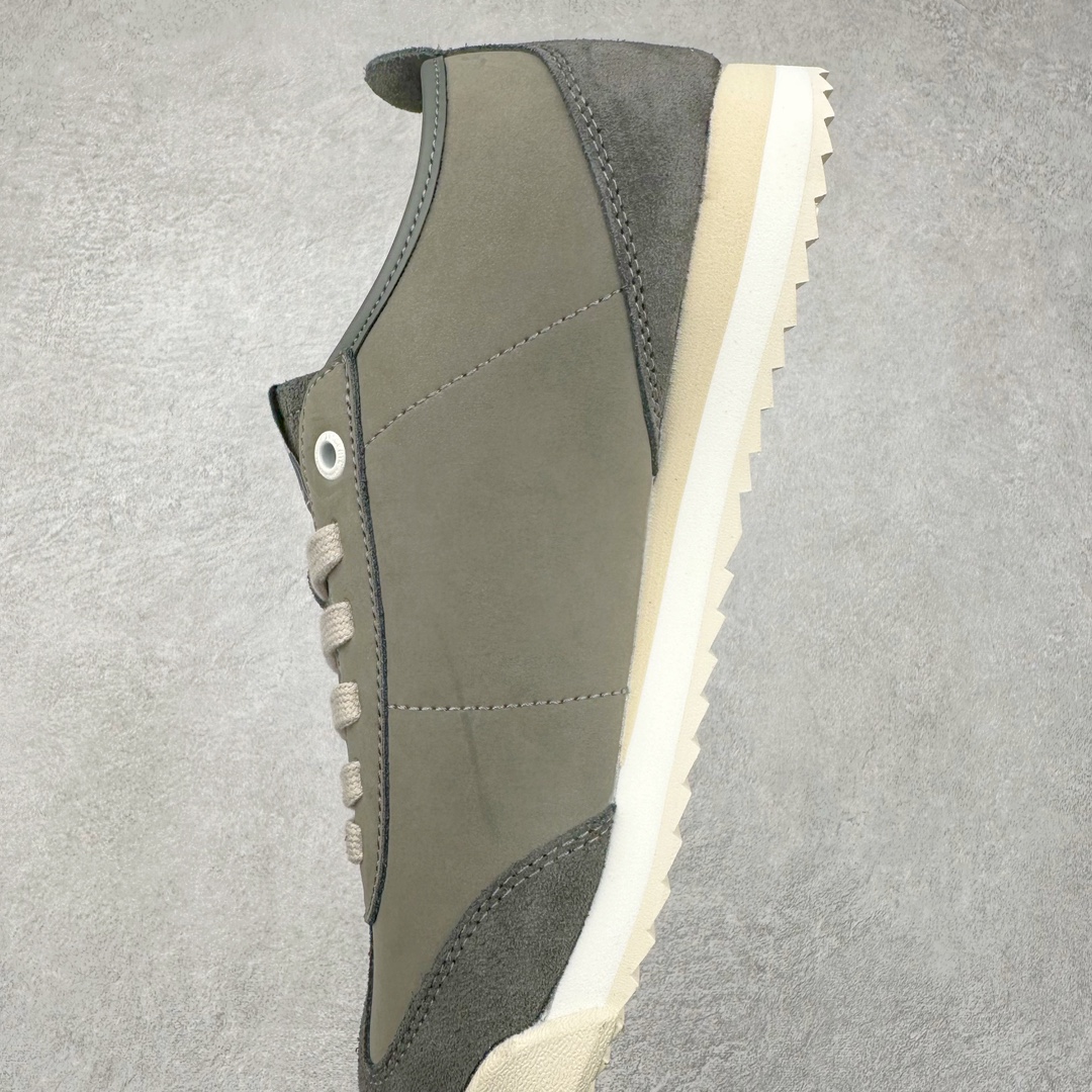 图片[7]-DESCENTE CHRON LTR 迪桑特皮面系带舒适百搭防滑耐磨低帮生活休闲鞋 原楦原纸版开发版型 鞋底设计有特殊的纹理或材料 以增加摩擦力 减少滑倒的风险 使用耐用的材料制成 能够承受长时间的使用和摩擦 减少磨损 尺码：36 36.5 37 38 38.5 39 40 40.5 41 42 42.5 43 44 44.5 45-选品中心