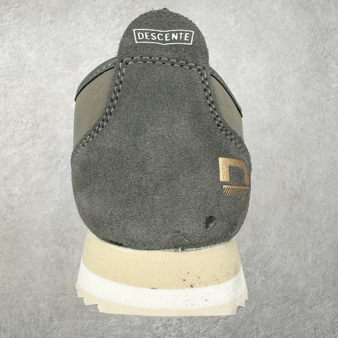 图片[8]-DESCENTE CHRON LTR 迪桑特皮面系带舒适百搭防滑耐磨低帮生活休闲鞋 原楦原纸版开发版型 鞋底设计有特殊的纹理或材料 以增加摩擦力 减少滑倒的风险 使用耐用的材料制成 能够承受长时间的使用和摩擦 减少磨损 尺码：36 36.5 37 38 38.5 39 40 40.5 41 42 42.5 43 44 44.5 45-选品中心