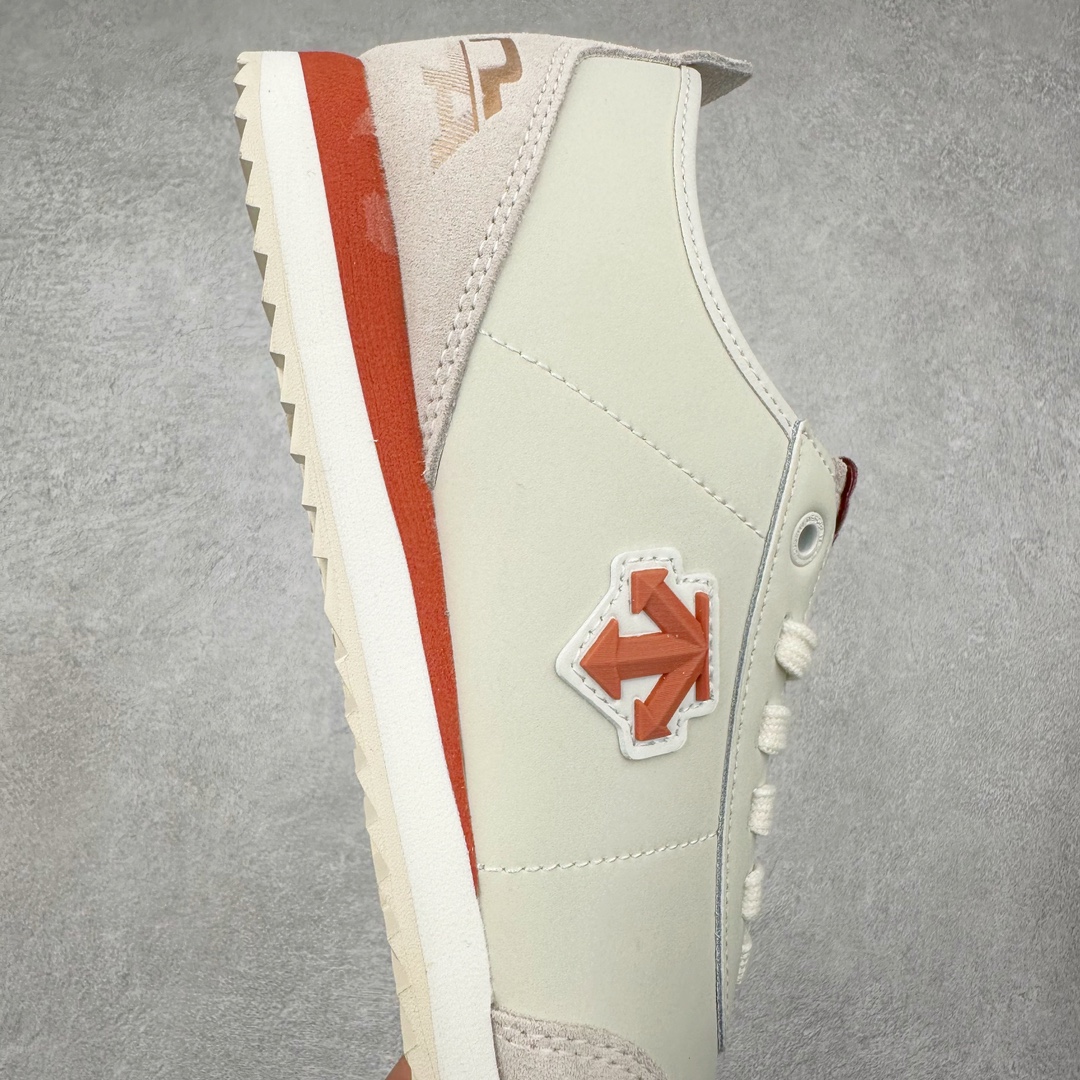 图片[6]-DESCENTE CHRON LTR 迪桑特皮面系带舒适百搭防滑耐磨低帮生活休闲鞋 原楦原纸版开发版型 鞋底设计有特殊的纹理或材料 以增加摩擦力 减少滑倒的风险 使用耐用的材料制成 能够承受长时间的使用和摩擦 减少磨损 尺码：36 36.5 37 38 38.5 39 40 40.5 41 42 42.5 43 44 44.5 45-选品中心