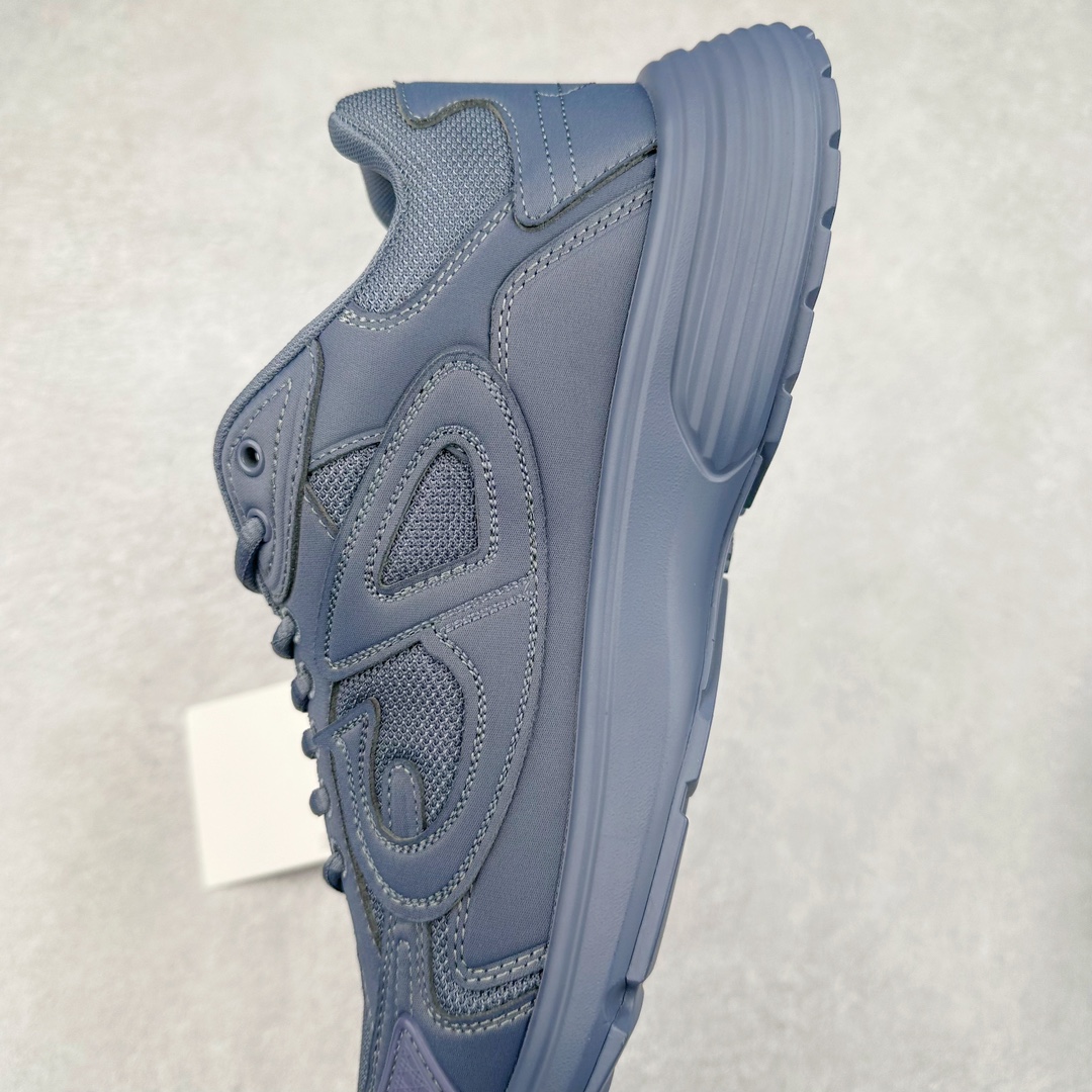 图片[7]-纯原 Dior x Stone Island 迪奥石头岛联名款B30系列休闲运动鞋老爹鞋 原版购入开发 做货 这次精彩的合作堪称一场别开生面的对话，展现了非凡的创意。金•琼斯 （KIM JONES）倾情呈献 DIOR AND STONEISLAND 限定系列，经典罗盘玫瑰与 DIOR 徽标相互融合外贸热销款 原版开模 海淘专供品质同渠道货源 该款系列采用黑网色眼织物白和色科技料面精心制作，作饰以反光“CD30”图形标志，外格轻盈的刻雕效果橡胶鞋搭底配标志性点的缀提升格调，内弹部力细节塑造想理的舒适穿着体验可与各休式闲造型配搭，彰显尚时现代的运风动范 尺码：38 39 40 41 42 43 44 45 46 47-选品中心