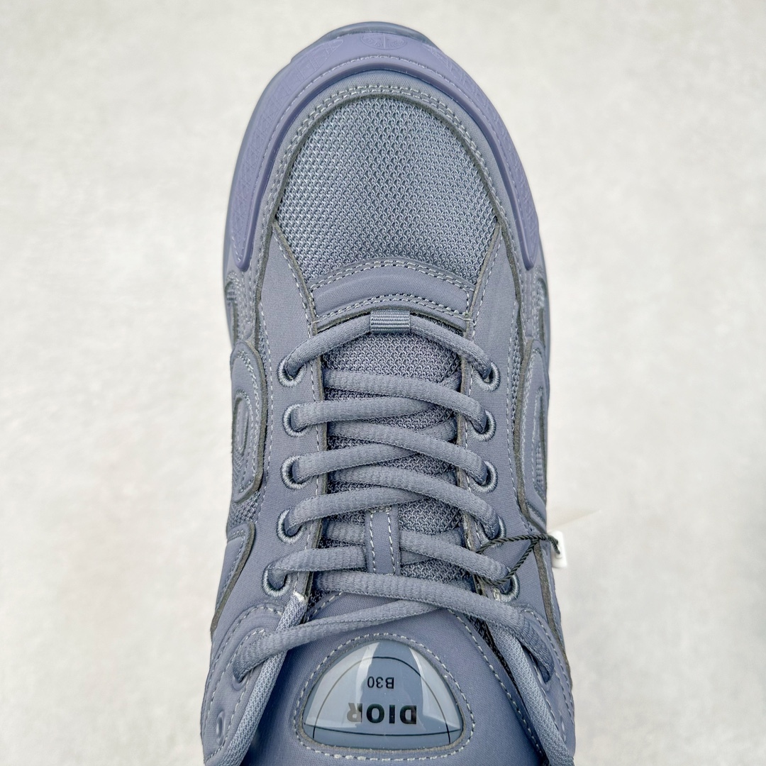 图片[4]-纯原 Dior x Stone Island 迪奥石头岛联名款B30系列休闲运动鞋老爹鞋 原版购入开发 做货 这次精彩的合作堪称一场别开生面的对话，展现了非凡的创意。金•琼斯 （KIM JONES）倾情呈献 DIOR AND STONEISLAND 限定系列，经典罗盘玫瑰与 DIOR 徽标相互融合外贸热销款 原版开模 海淘专供品质同渠道货源 该款系列采用黑网色眼织物白和色科技料面精心制作，作饰以反光“CD30”图形标志，外格轻盈的刻雕效果橡胶鞋搭底配标志性点的缀提升格调，内弹部力细节塑造想理的舒适穿着体验可与各休式闲造型配搭，彰显尚时现代的运风动范 尺码：38 39 40 41 42 43 44 45 46 47-选品中心