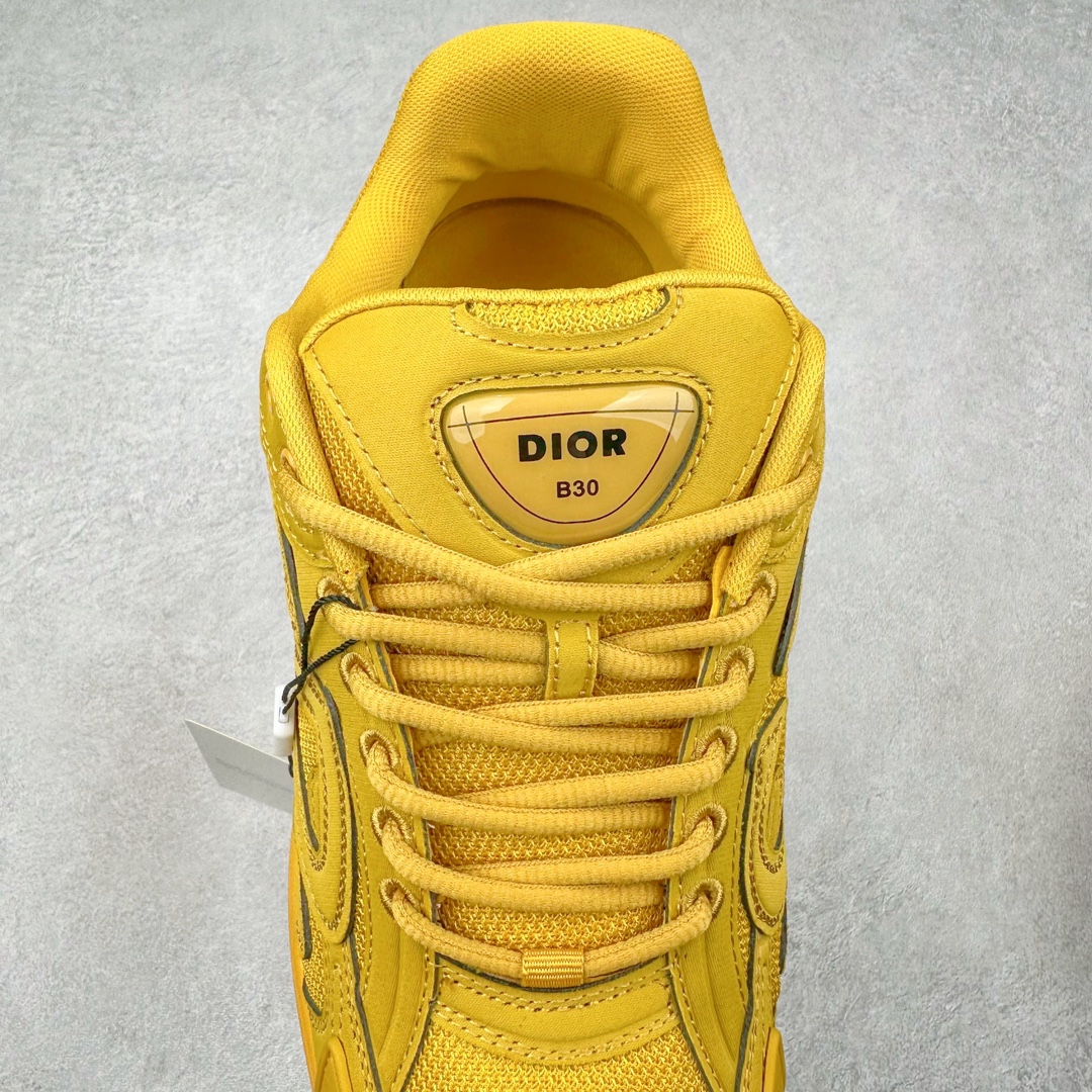 图片[5]-纯原 Dior x Stone Island 迪奥石头岛联名款B30系列休闲运动鞋老爹鞋 原版购入开发 做货 这次精彩的合作堪称一场别开生面的对话，展现了非凡的创意。金•琼斯 （KIM JONES）倾情呈献 DIOR AND STONEISLAND 限定系列，经典罗盘玫瑰与 DIOR 徽标相互融合外贸热销款 原版开模 海淘专供品质同渠道货源 该款系列采用黑网色眼织物白和色科技料面精心制作，作饰以反光“CD30”图形标志，外格轻盈的刻雕效果橡胶鞋搭底配标志性点的缀提升格调，内弹部力细节塑造想理的舒适穿着体验可与各休式闲造型配搭，彰显尚时现代的运风动范 尺码：38 39 40 41 42 43 44 45 46 47-选品中心