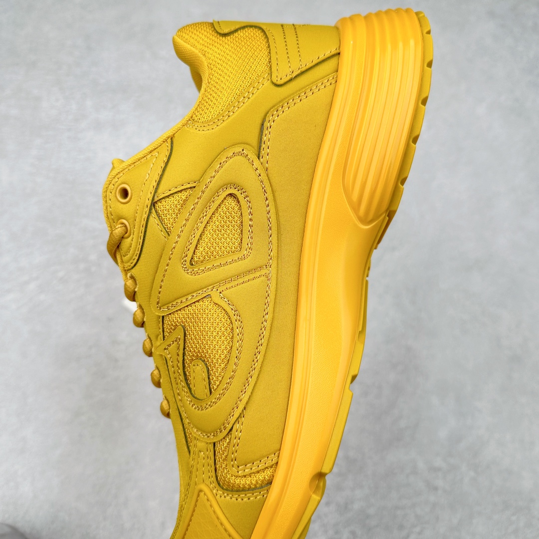 图片[7]-纯原 Dior x Stone Island 迪奥石头岛联名款B30系列休闲运动鞋老爹鞋 原版购入开发 做货 这次精彩的合作堪称一场别开生面的对话，展现了非凡的创意。金•琼斯 （KIM JONES）倾情呈献 DIOR AND STONEISLAND 限定系列，经典罗盘玫瑰与 DIOR 徽标相互融合外贸热销款 原版开模 海淘专供品质同渠道货源 该款系列采用黑网色眼织物白和色科技料面精心制作，作饰以反光“CD30”图形标志，外格轻盈的刻雕效果橡胶鞋搭底配标志性点的缀提升格调，内弹部力细节塑造想理的舒适穿着体验可与各休式闲造型配搭，彰显尚时现代的运风动范 尺码：38 39 40 41 42 43 44 45 46 47-选品中心