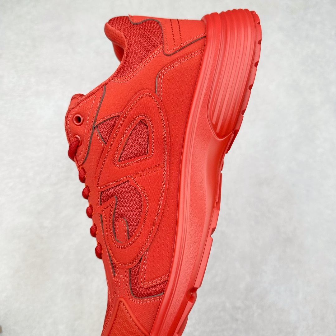 图片[7]-纯原 Dior x Stone Island 迪奥石头岛联名款B30系列休闲运动鞋老爹鞋 原版购入开发 做货 这次精彩的合作堪称一场别开生面的对话，展现了非凡的创意。金•琼斯 （KIM JONES）倾情呈献 DIOR AND STONEISLAND 限定系列，经典罗盘玫瑰与 DIOR 徽标相互融合外贸热销款 原版开模 海淘专供品质同渠道货源 该款系列采用黑网色眼织物白和色科技料面精心制作，作饰以反光“CD30”图形标志，外格轻盈的刻雕效果橡胶鞋搭底配标志性点的缀提升格调，内弹部力细节塑造想理的舒适穿着体验可与各休式闲造型配搭，彰显尚时现代的运风动范 尺码：38 39 40 41 42 43 44 45 46 47-选品中心